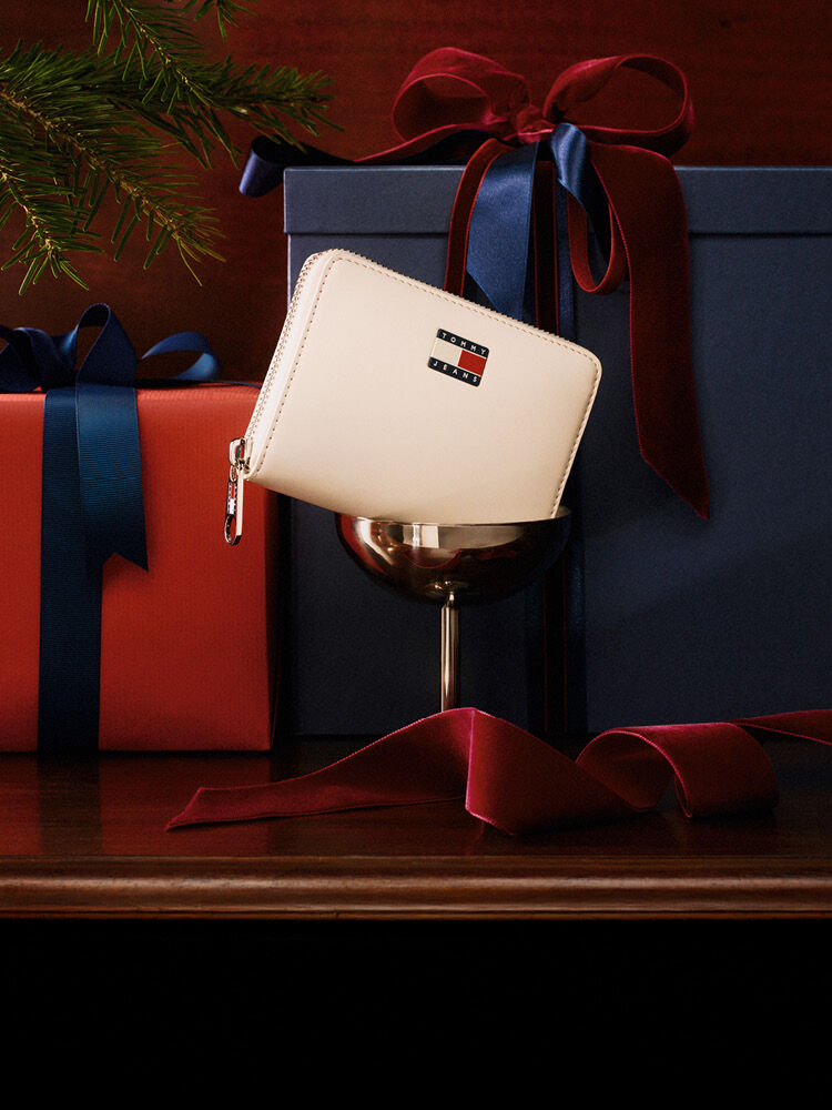 Tommy Hilfiger Curated Luxury