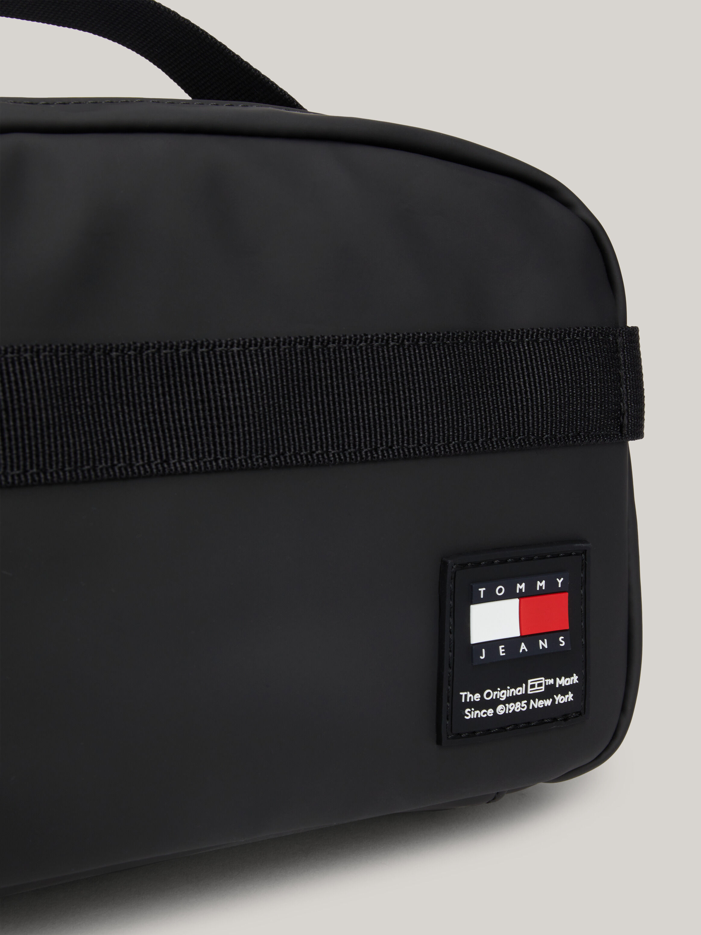 Mens bum clearance bag tommy hilfiger