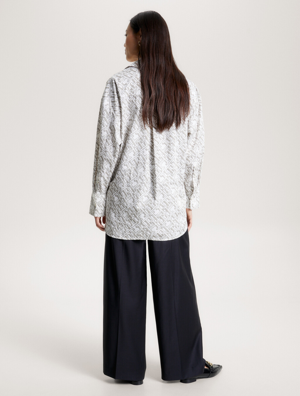 TH Monogram Oversized Fit Shirt, Illustrated Monogram/ Ancient White, hi-res