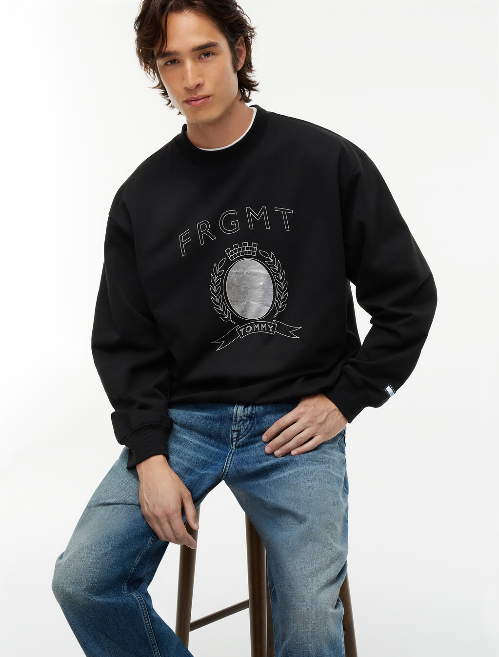 Crest Logo Crew Neck Sweatshirt, Black, hi-res