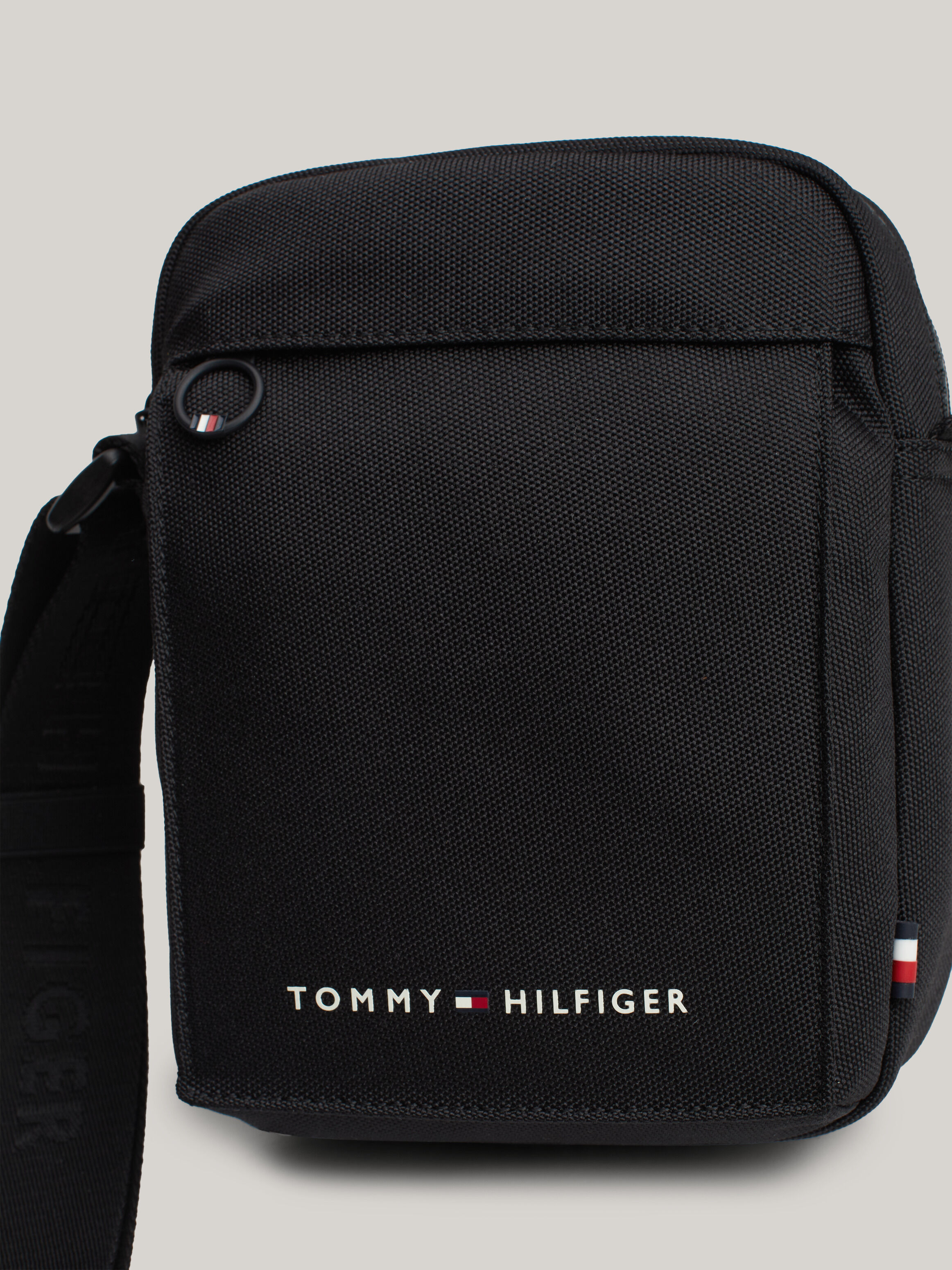 Tommy hilfiger reporter shop