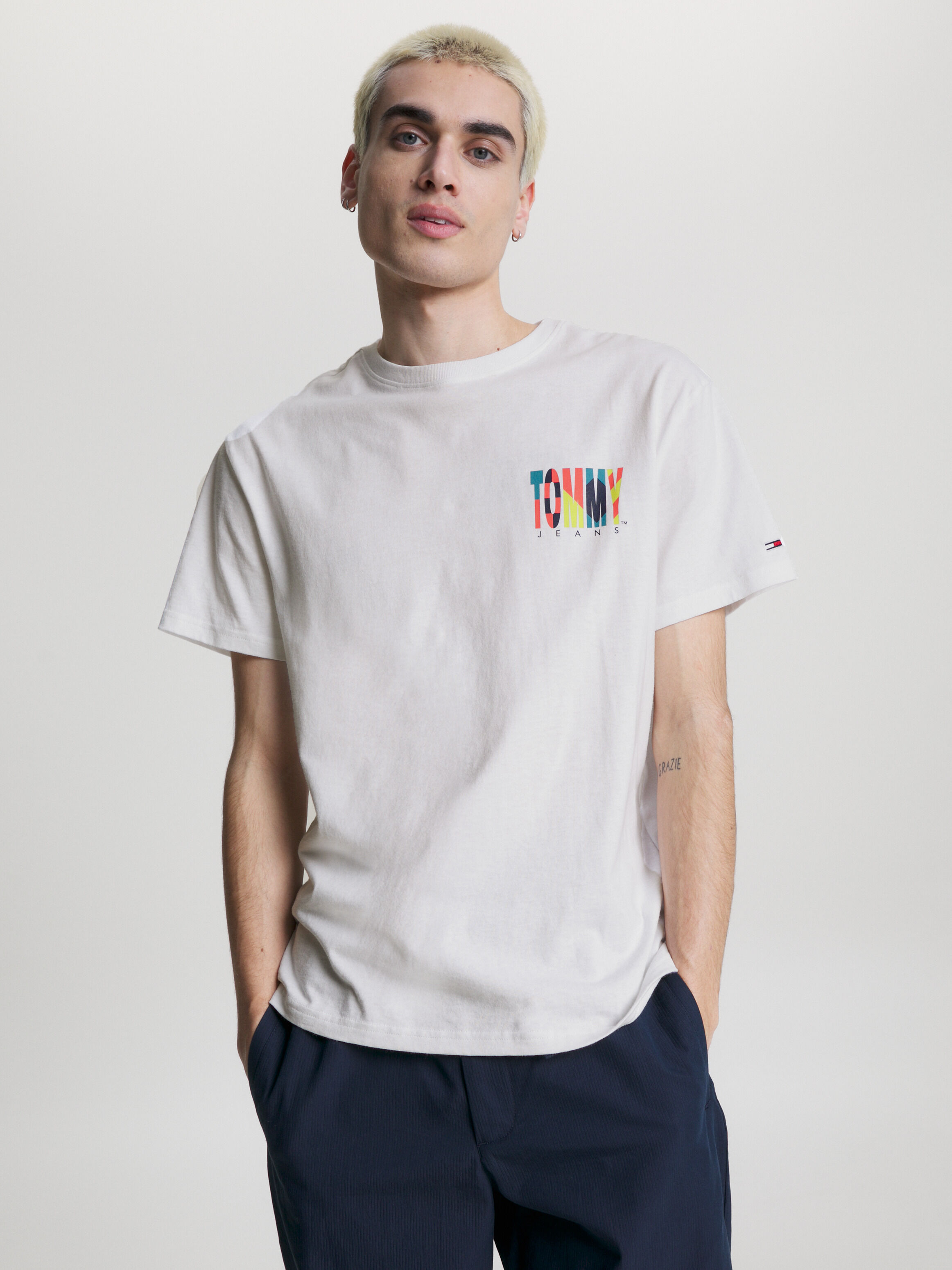 White tommy jeans clearance t shirt