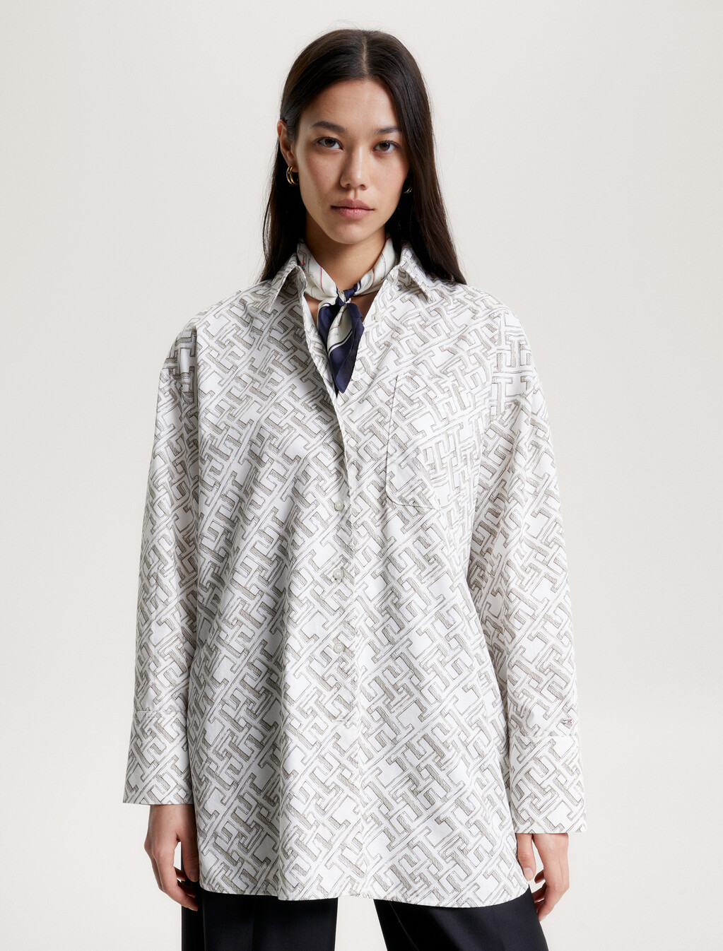 TH Monogram Oversized Fit Shirt, Illustrated Monogram/ Ancient White, hi-res