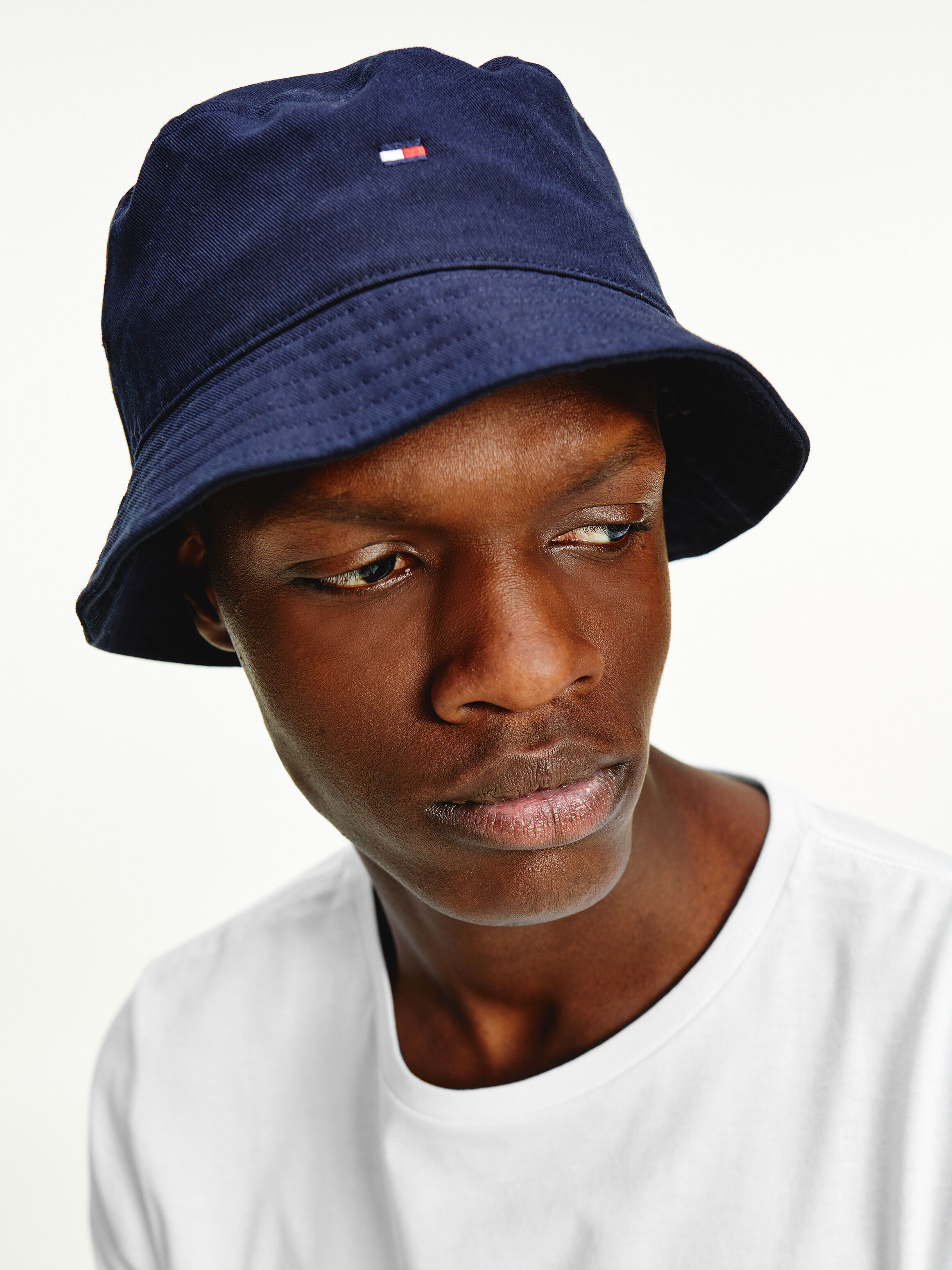 Tommy hilfiger flag outlet bucket hat