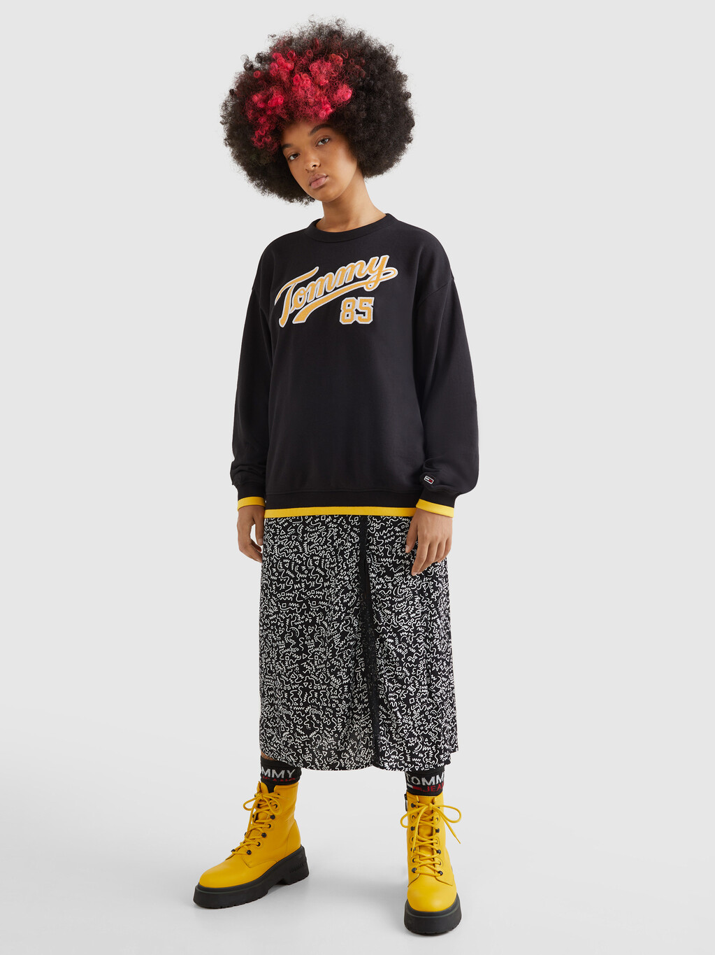 College Logo Relaxed Fit Sweatshirt | black | Tommy Hilfiger Singapore