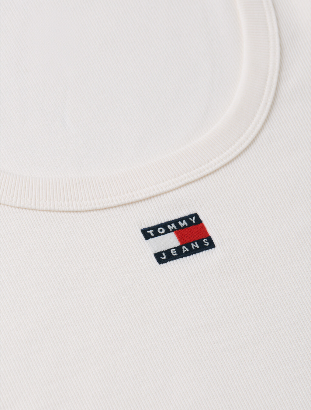 Tommy Badge Scoop Neck Slim T-Shirt, Ancient White, hi-res