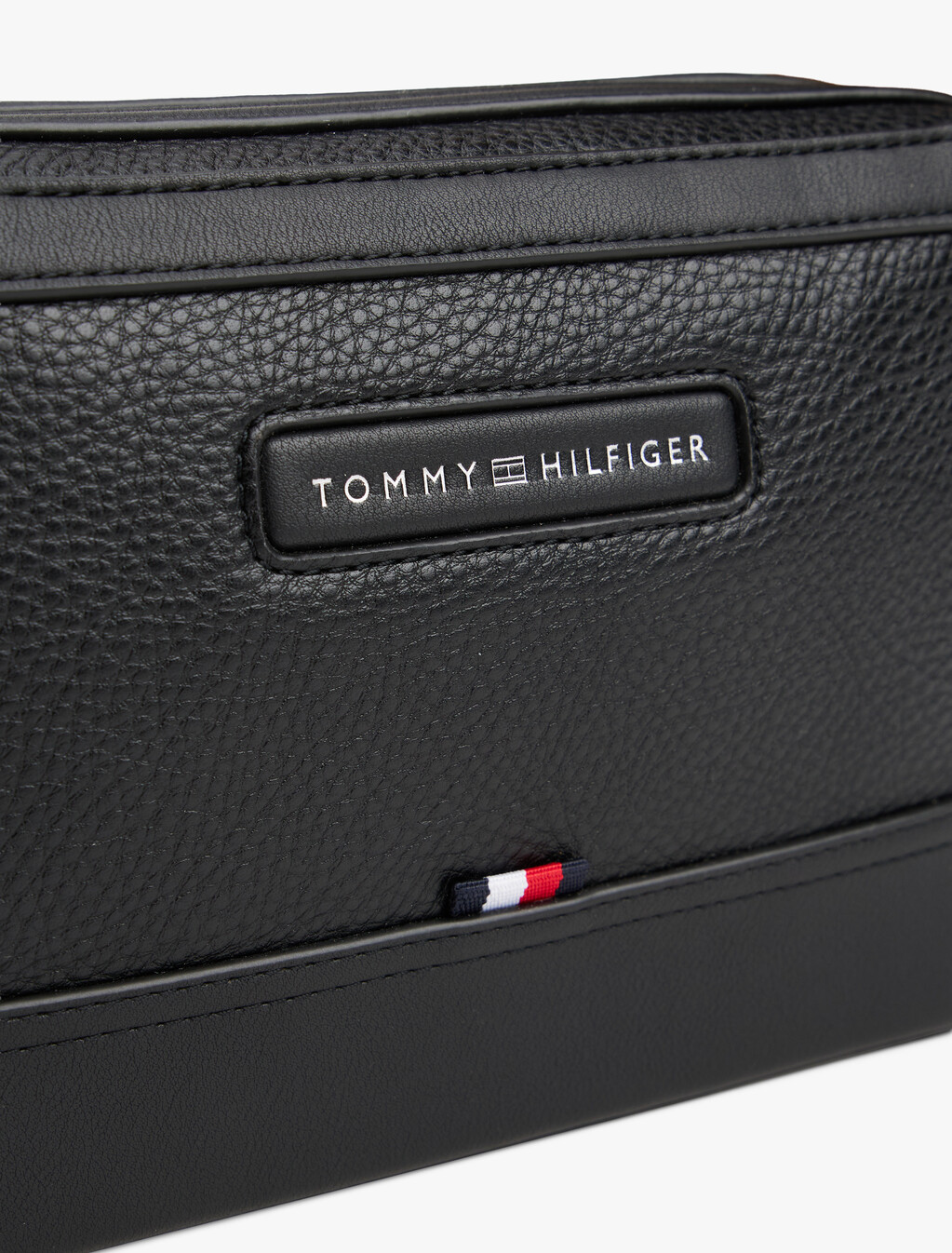 Pebble Grain Logo Crossbody Reporter Bag, Black, hi-res