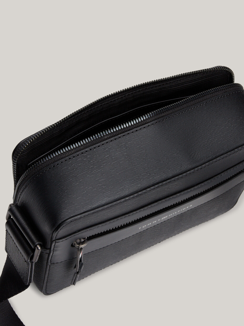 Premium Business Leather Crossover Bag, Black, hi-res