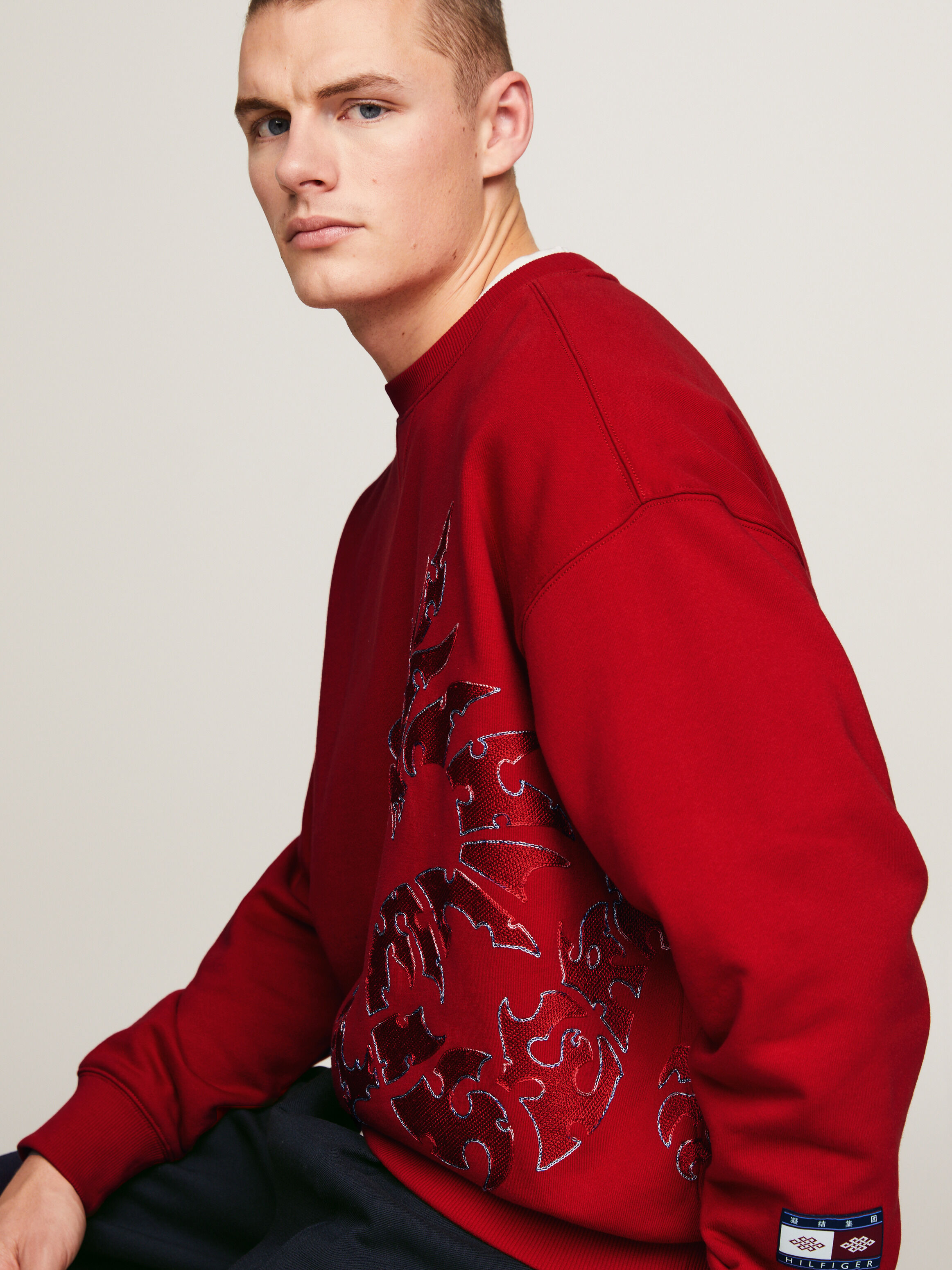 Red tommy sweatshirt outlet