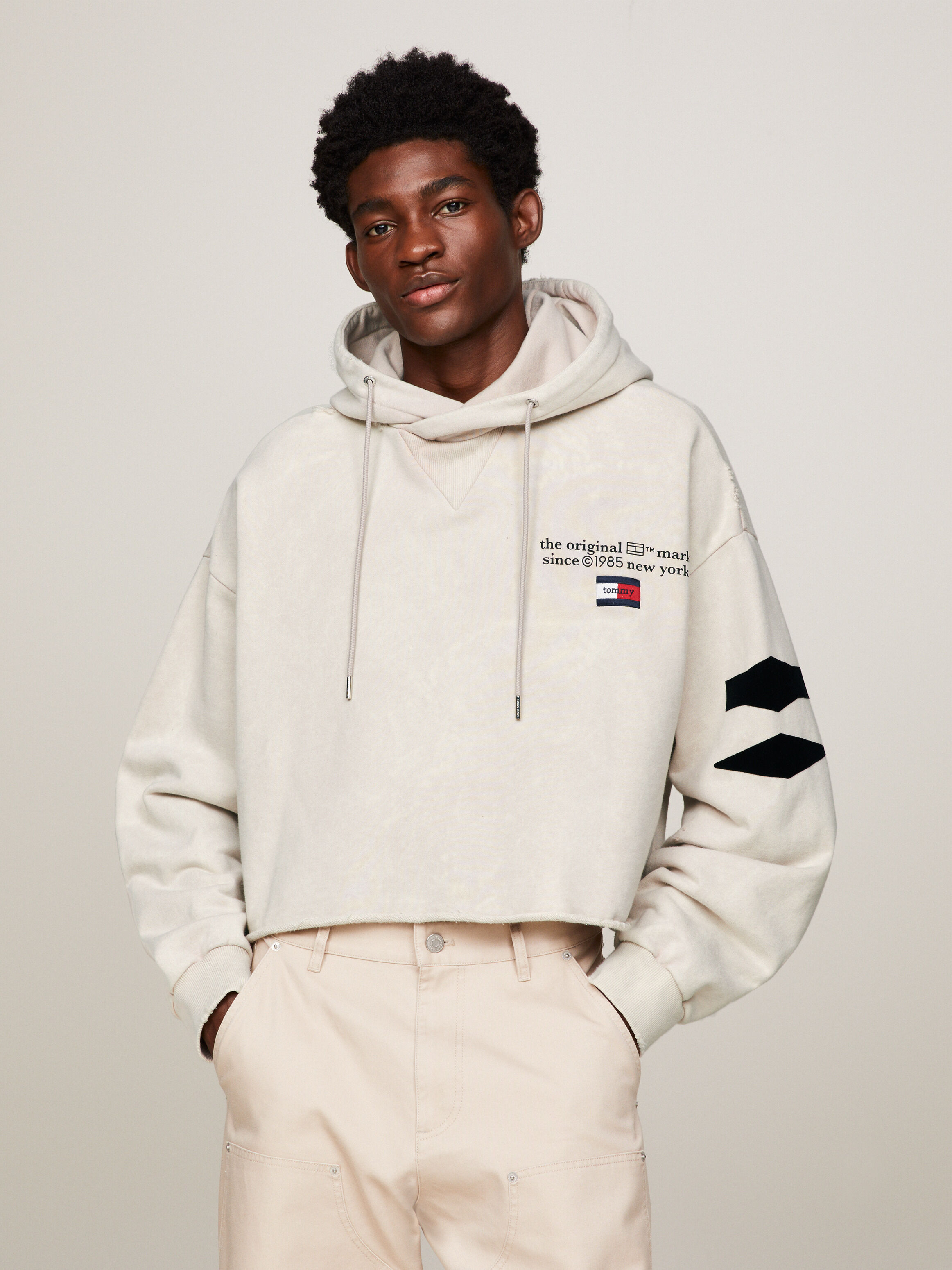 White tommy jeans hoodie shop