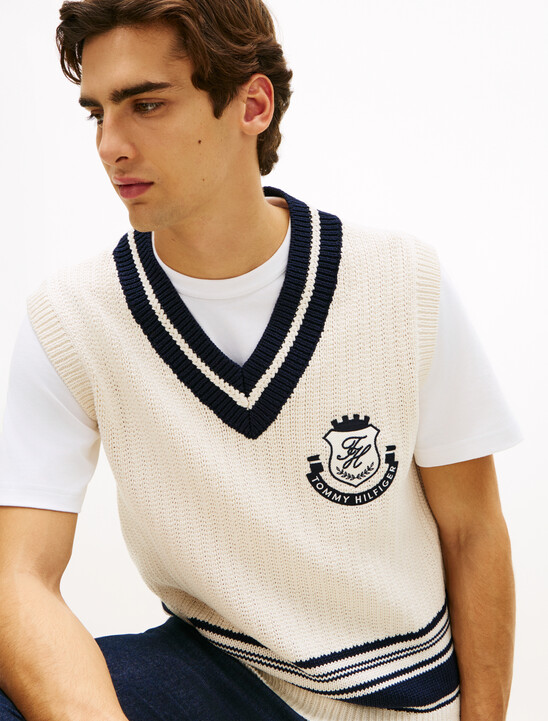 Relaxed Crest Appliqu&eacute; V-Neck Sweater Vest