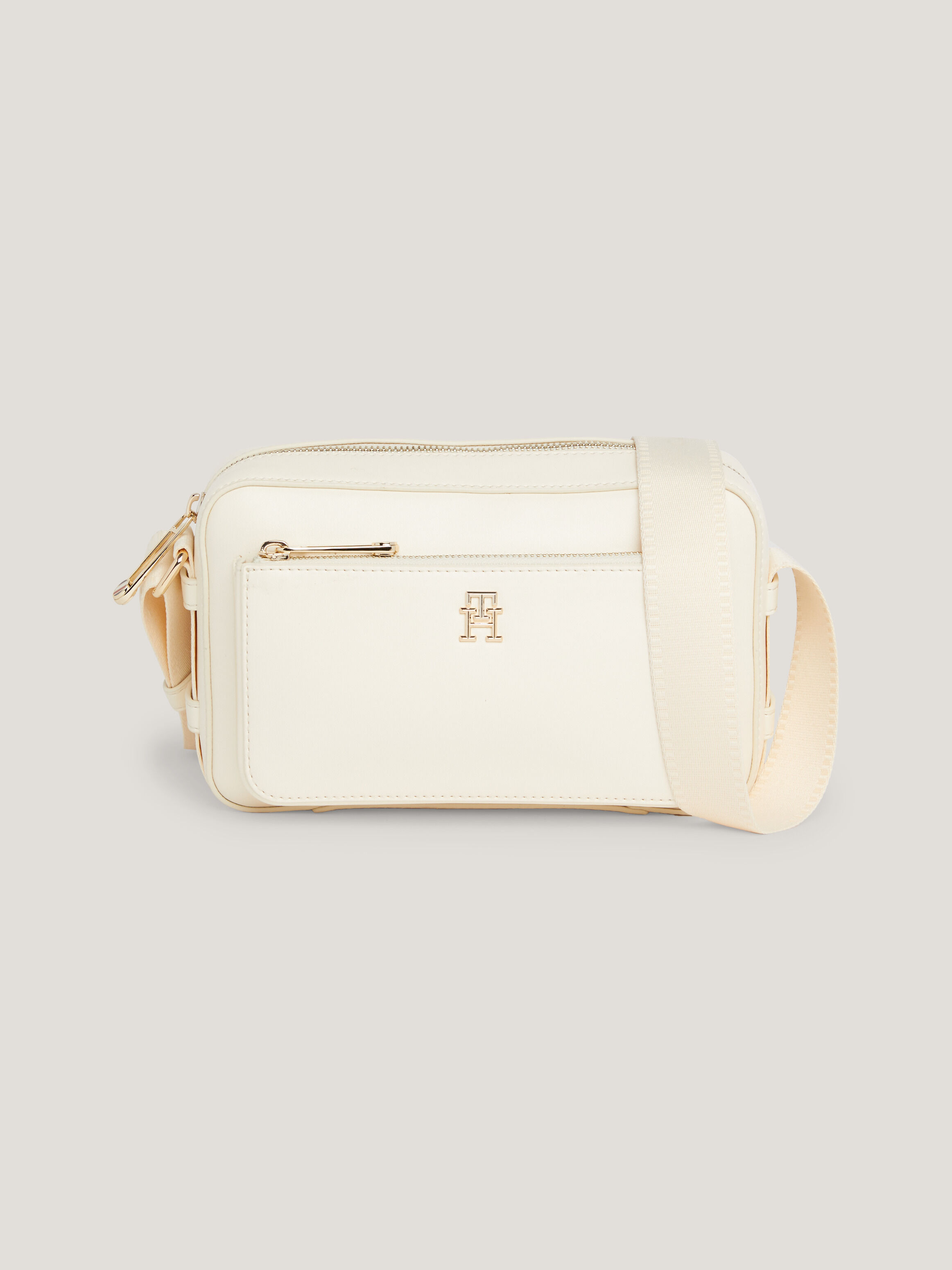 Tommy hilfiger shoulder bag price deals