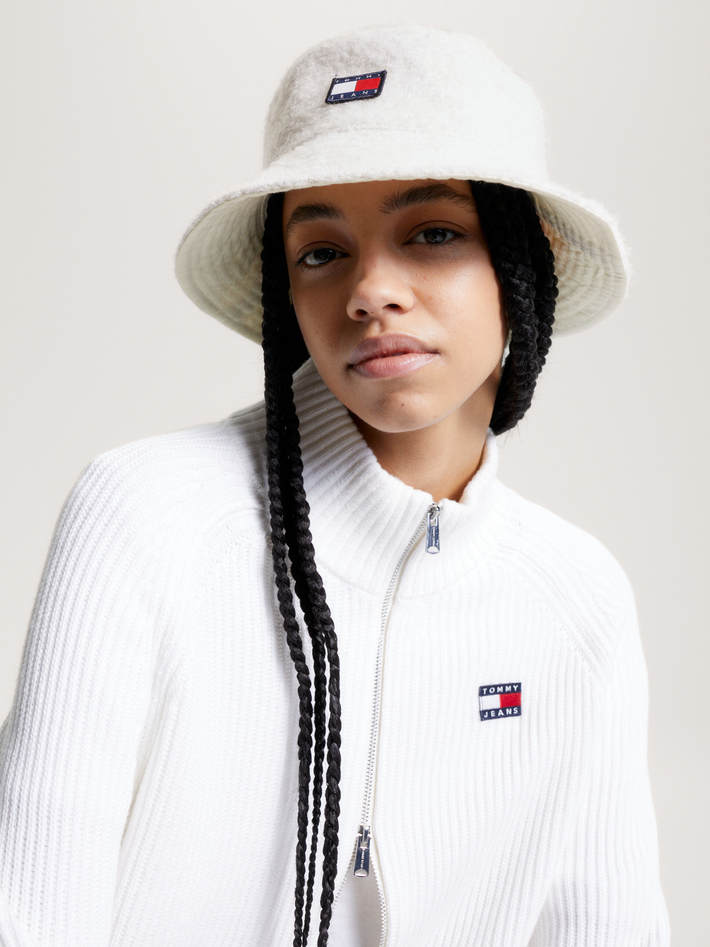 Tommy hilfiger bucket hat white deals