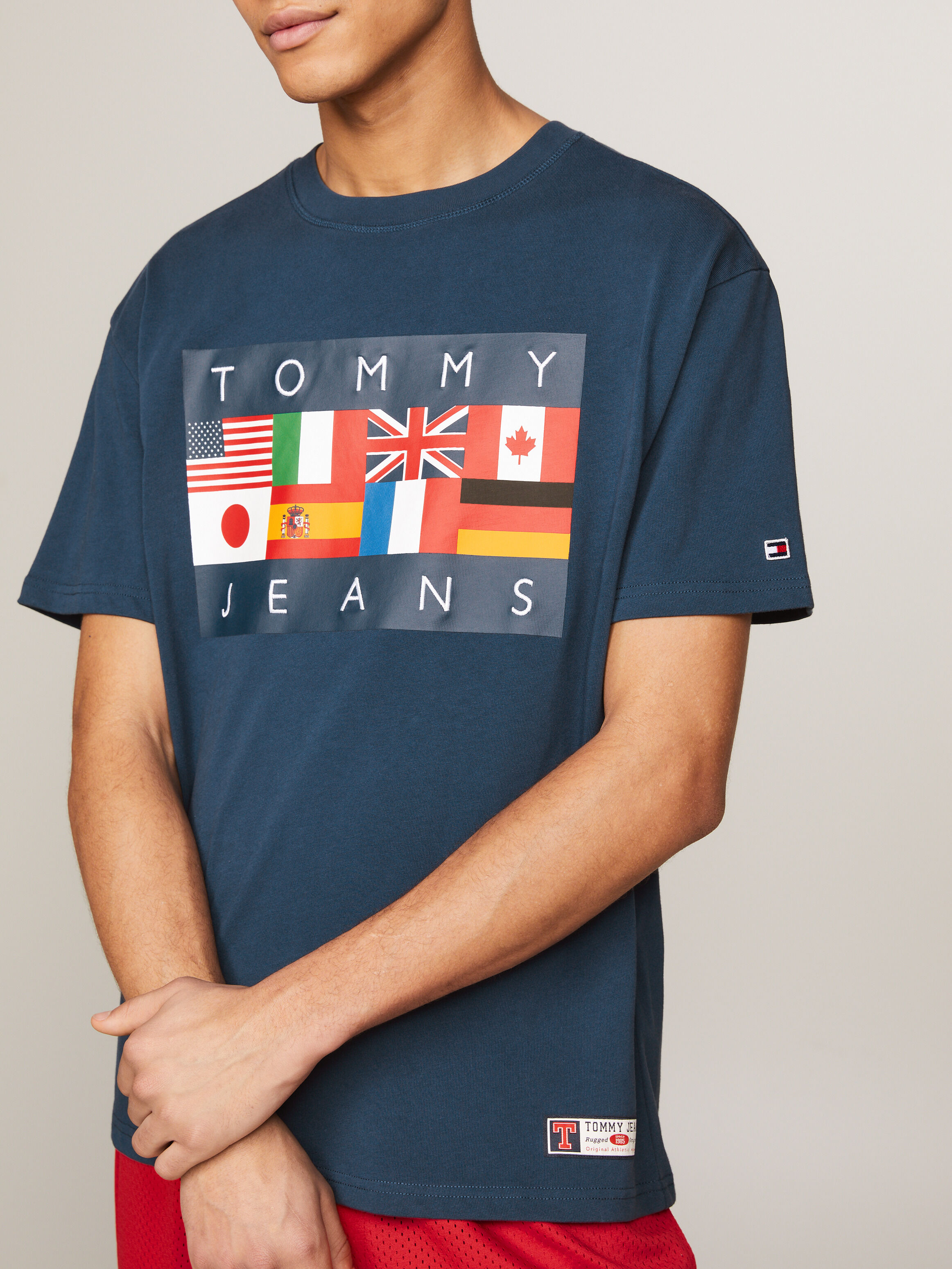 Tommy jeans t hotsell
