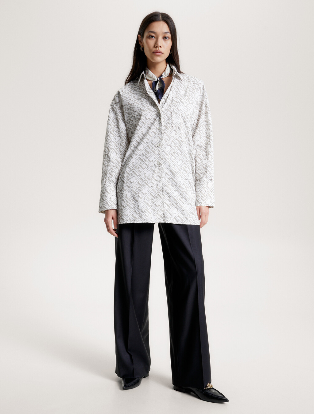 TH Monogram Oversized Fit Shirt, Illustrated Monogram/ Ancient White, hi-res