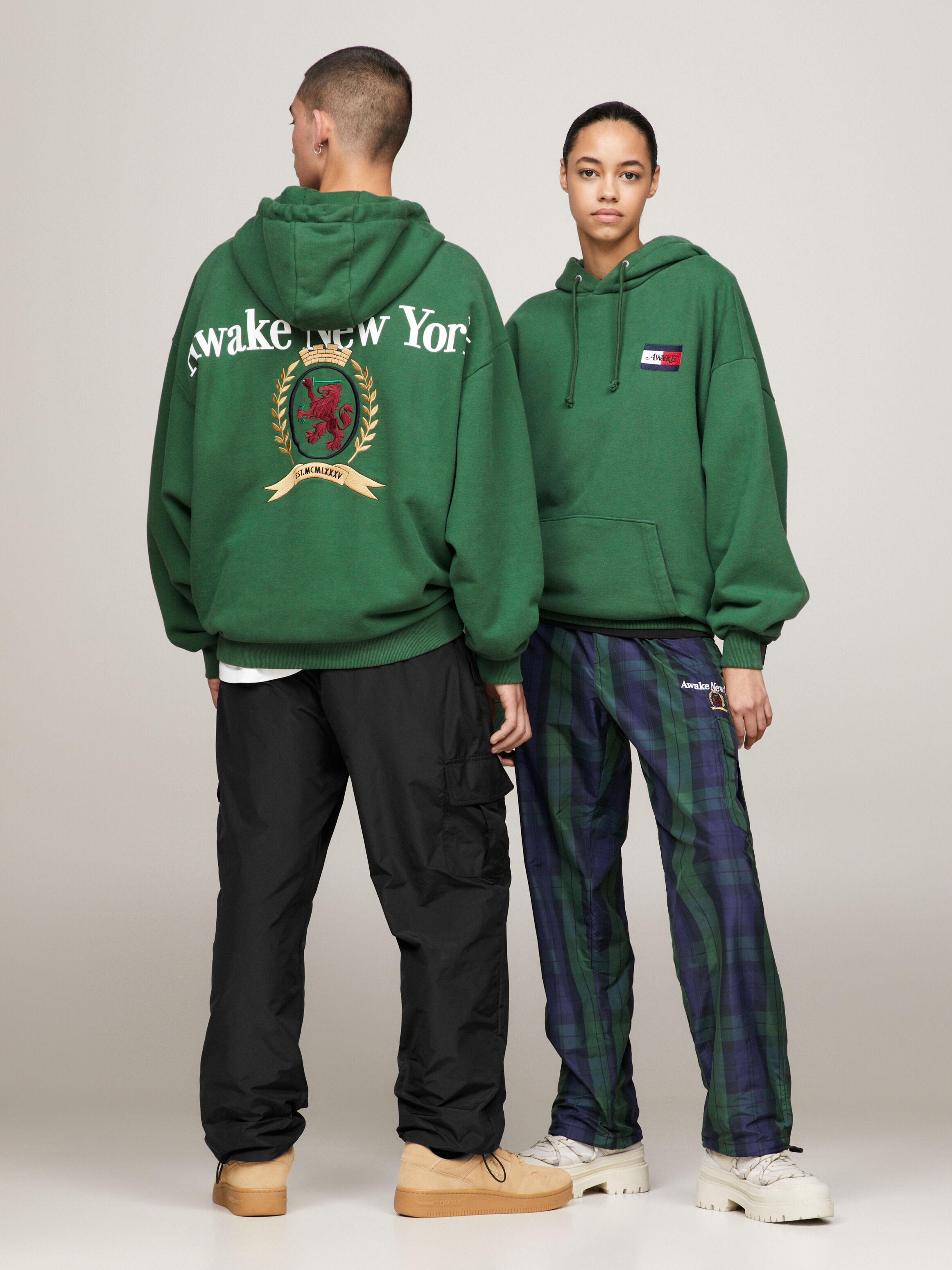 Green tommy online hilfiger hoodie
