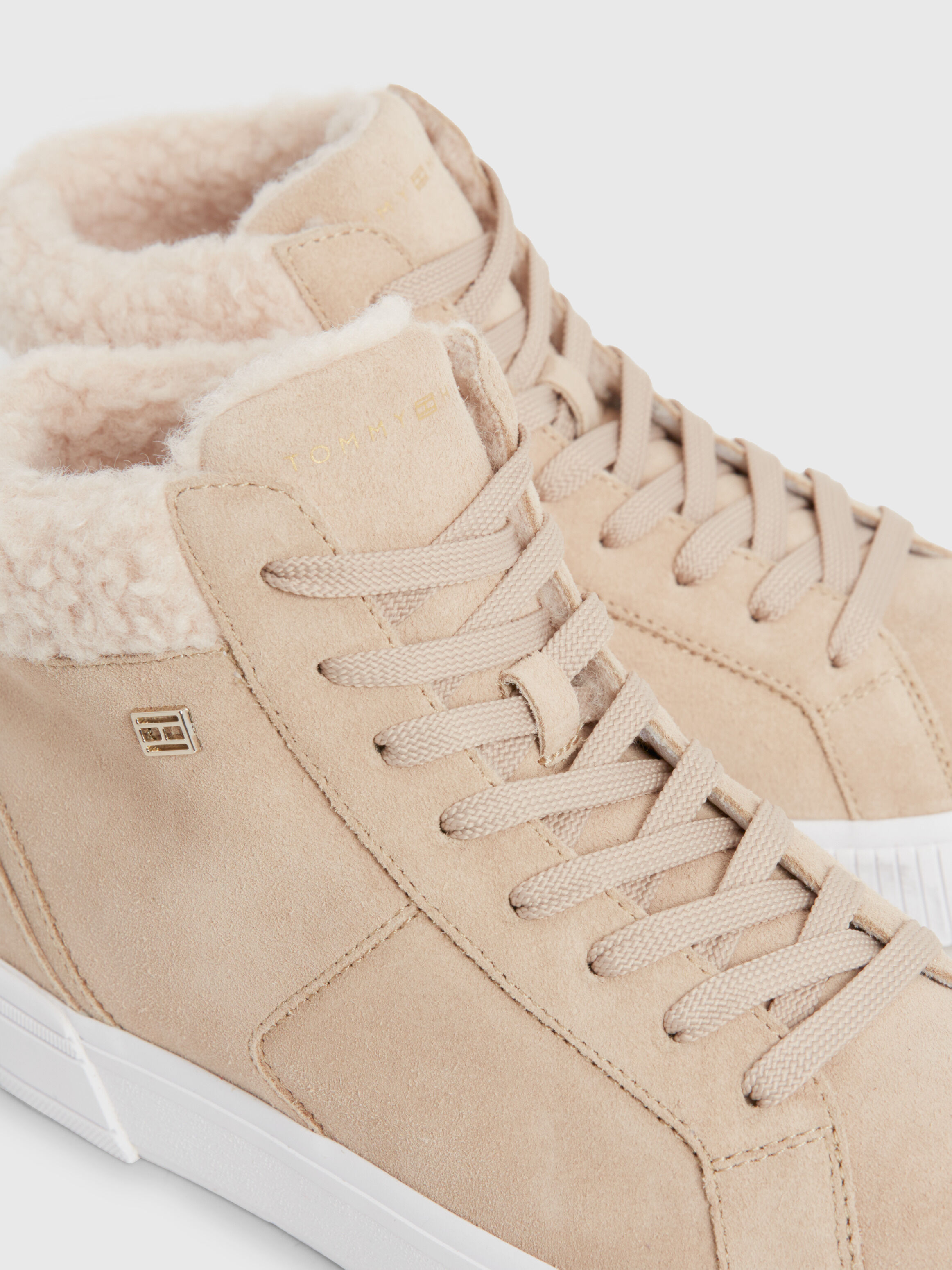 Fur top high tops
