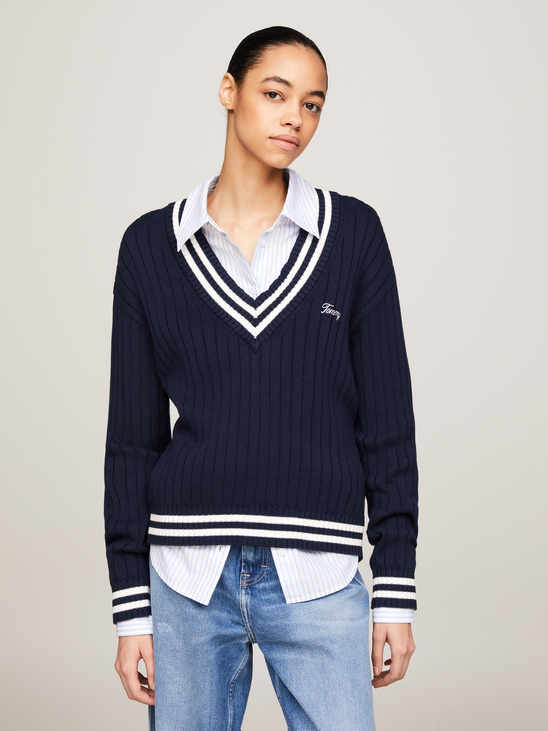 Pullover v hotsell neck