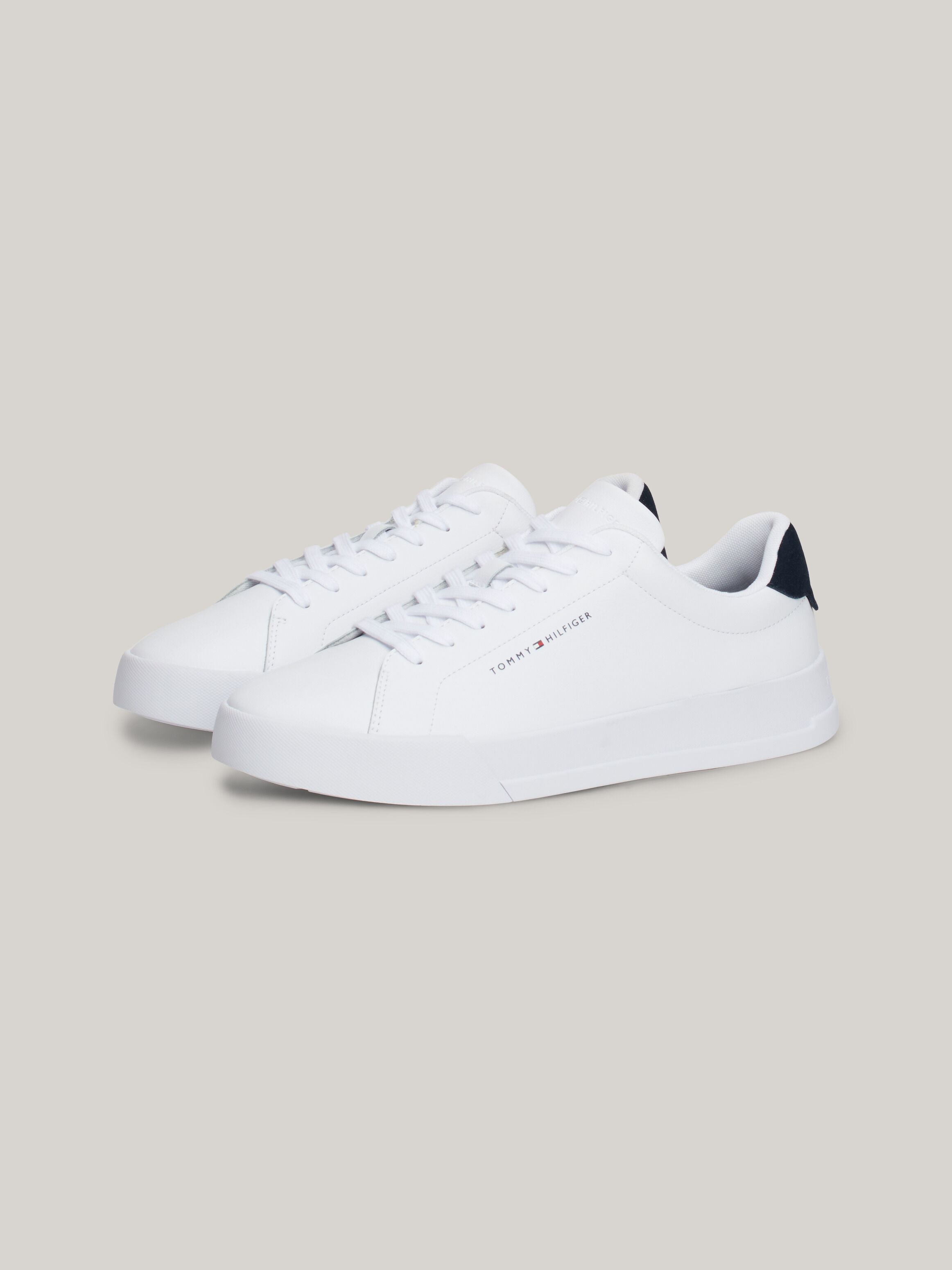 Pebble Grain Logo Court Trainers