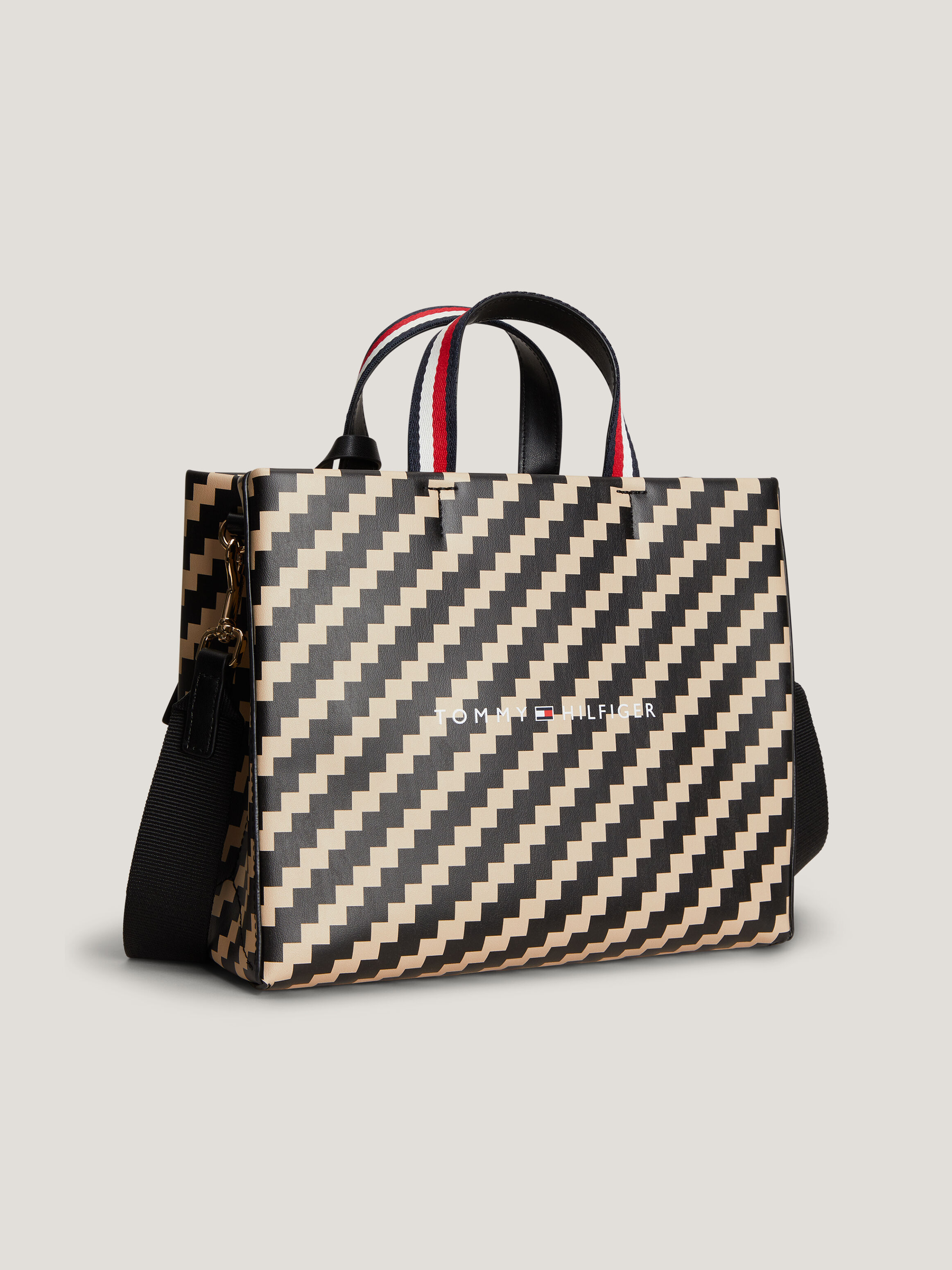 White tommy online hilfiger bag