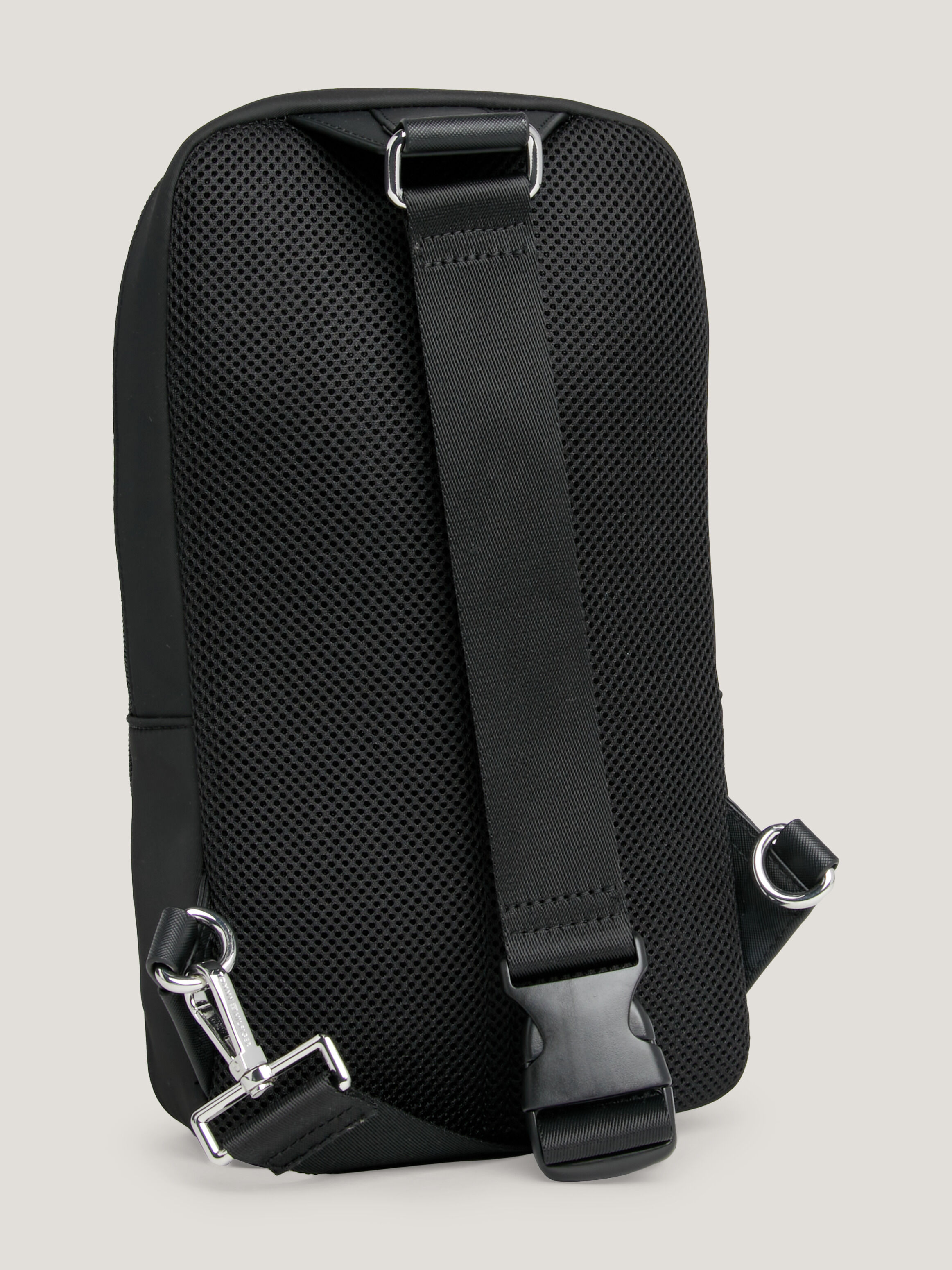 Sling bag tommy outlet