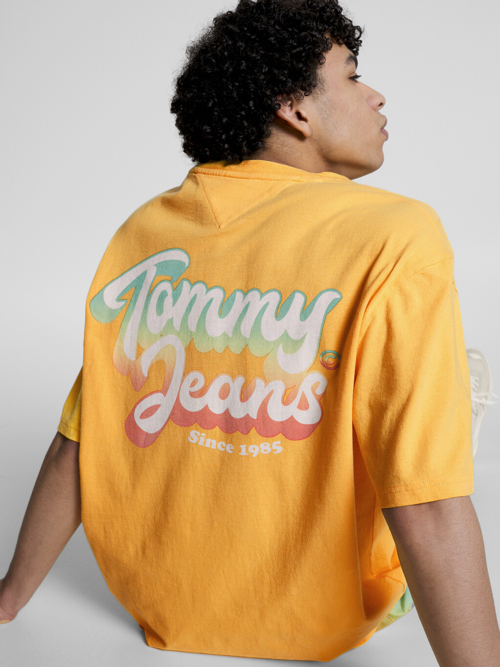 Orange tommy jeans t shirt clearance
