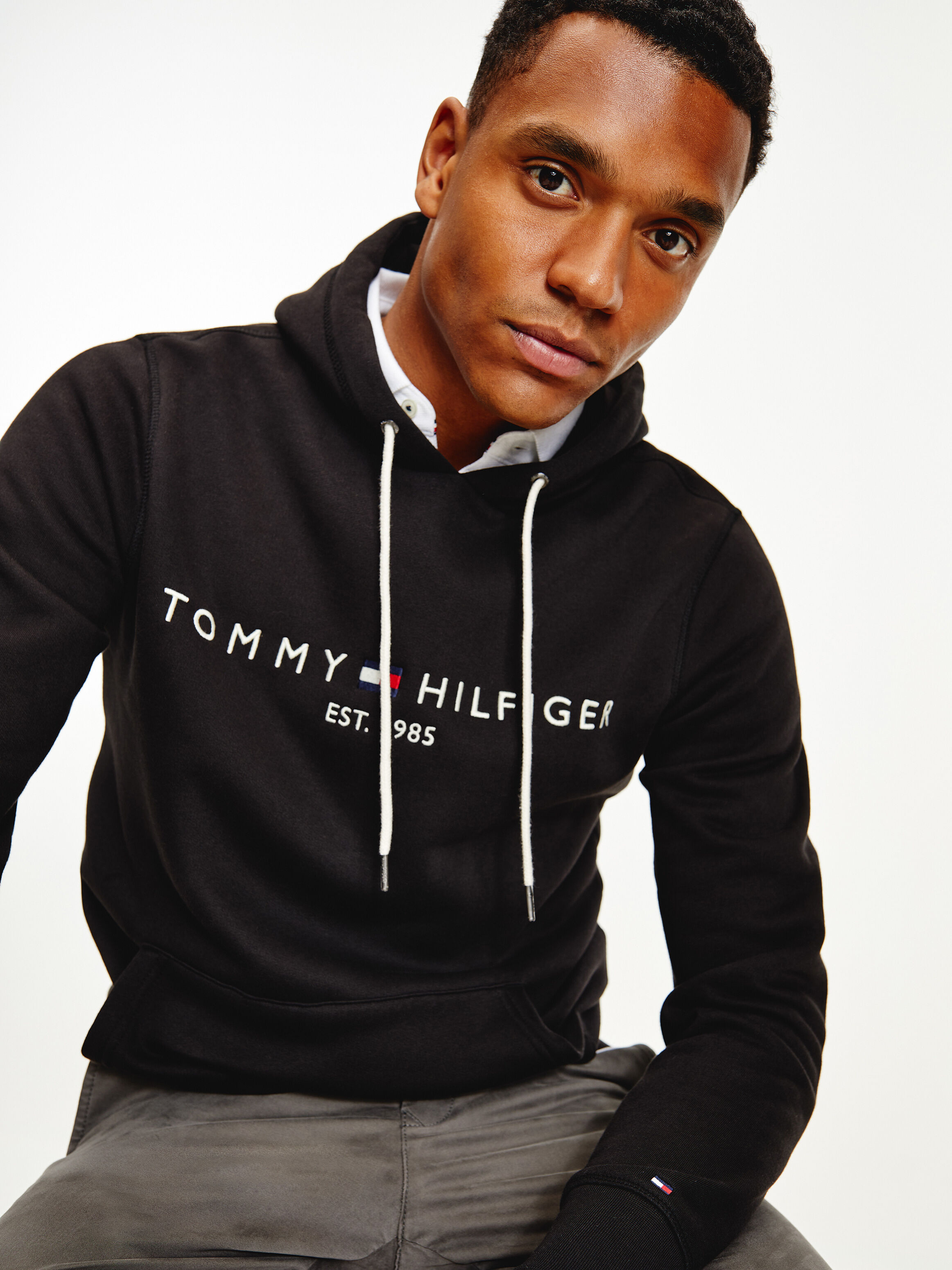 Black hoodie clearance tommy hilfiger