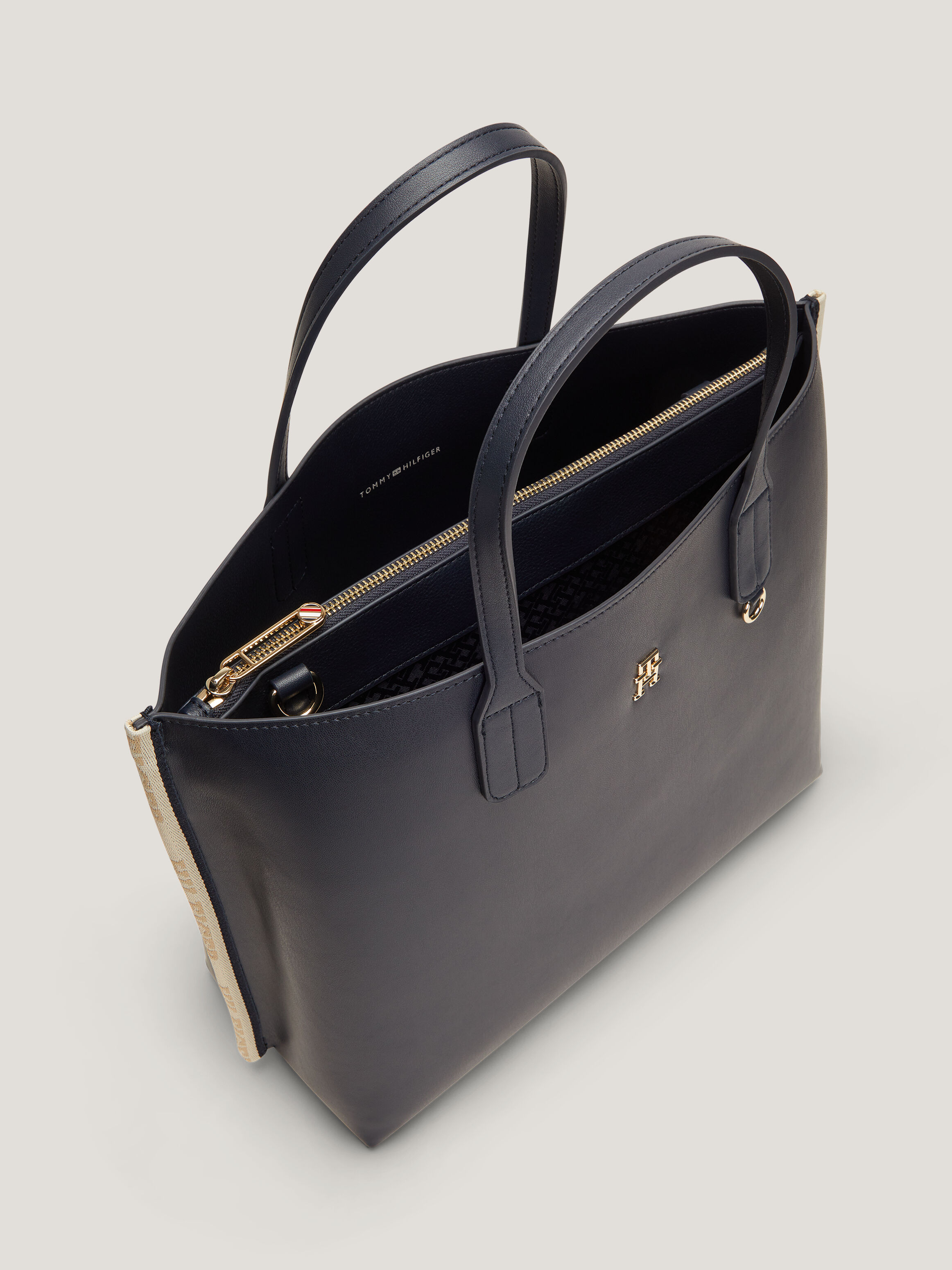 White tommy hotsell hilfiger purse