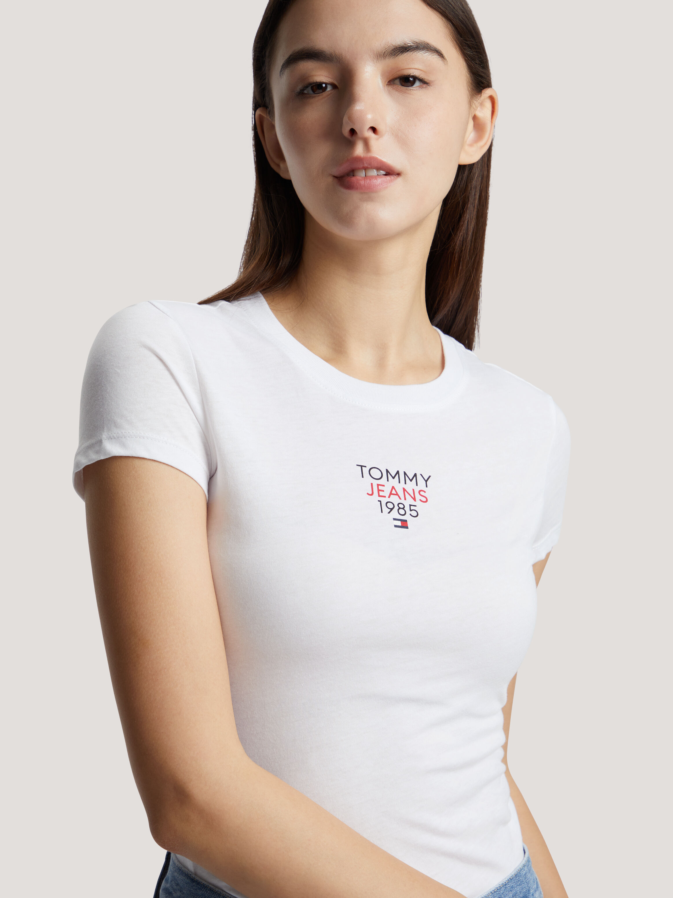 Tommy jeans shop ladies t shirt