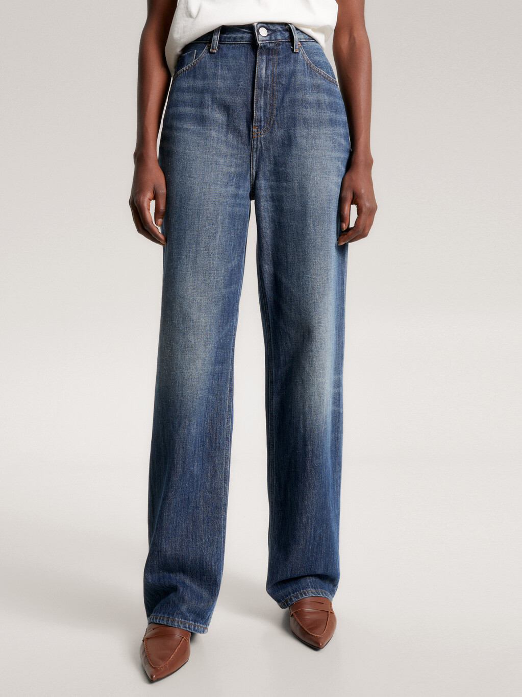 High Rise Relaxed Straight Jeans, Sau, hi-res