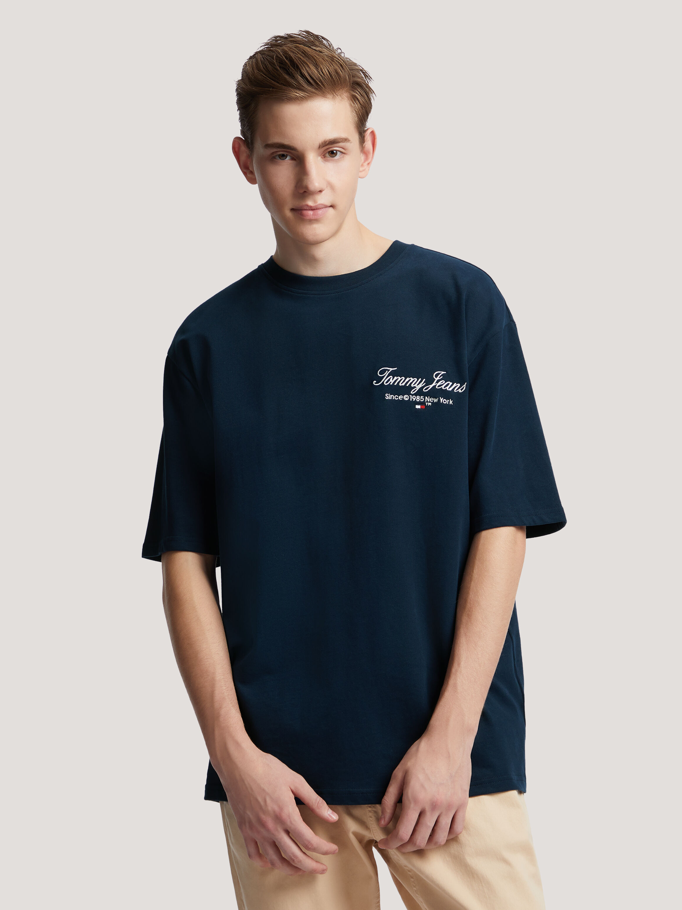 t shirt shoulder fit