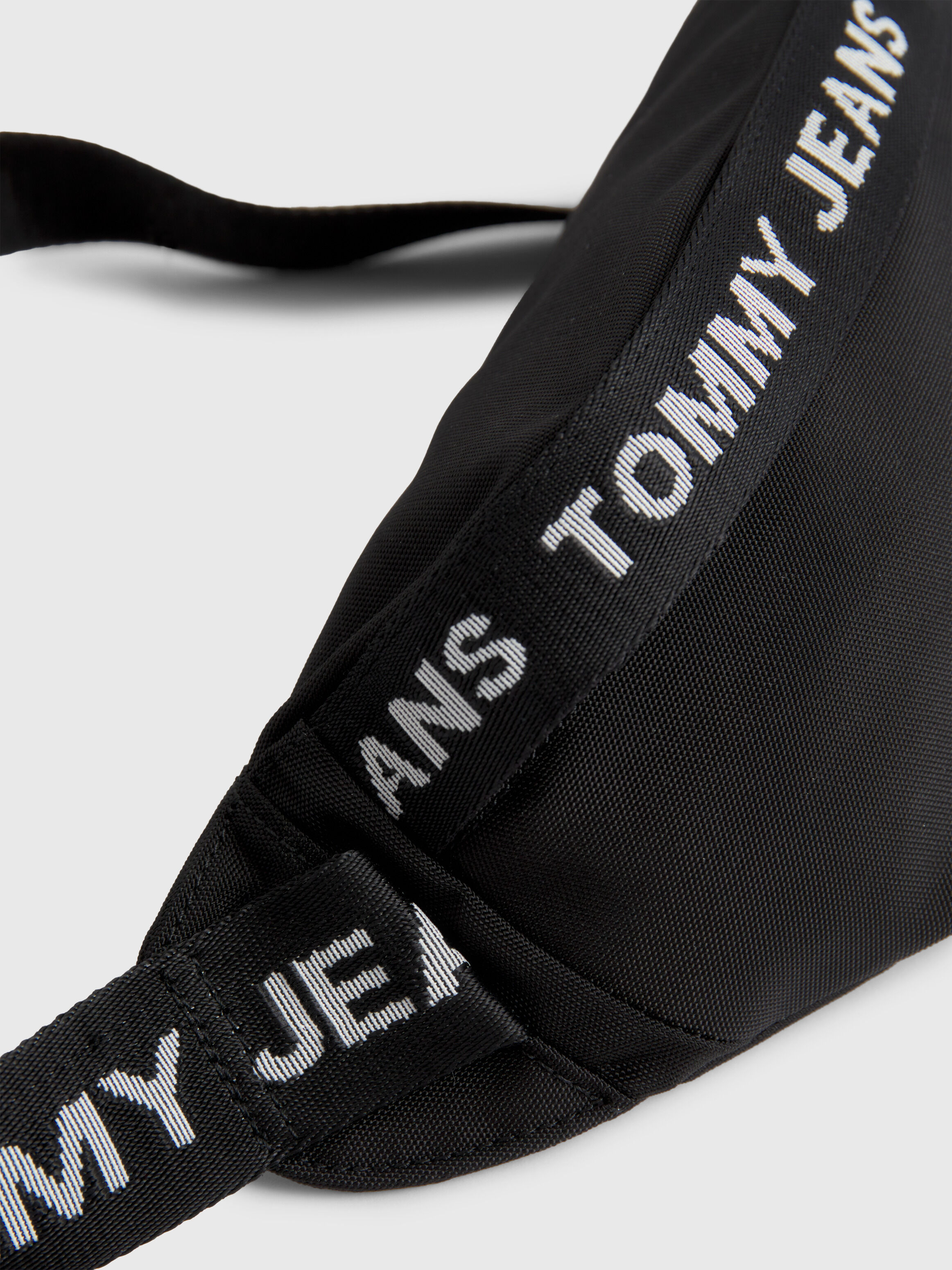Tommy hilfiger discount logo tape bumbag