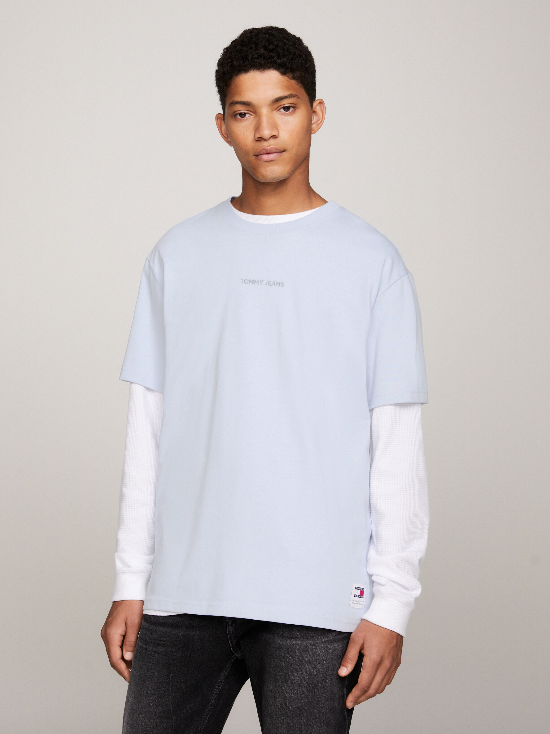 White tommy jeans t shirt online