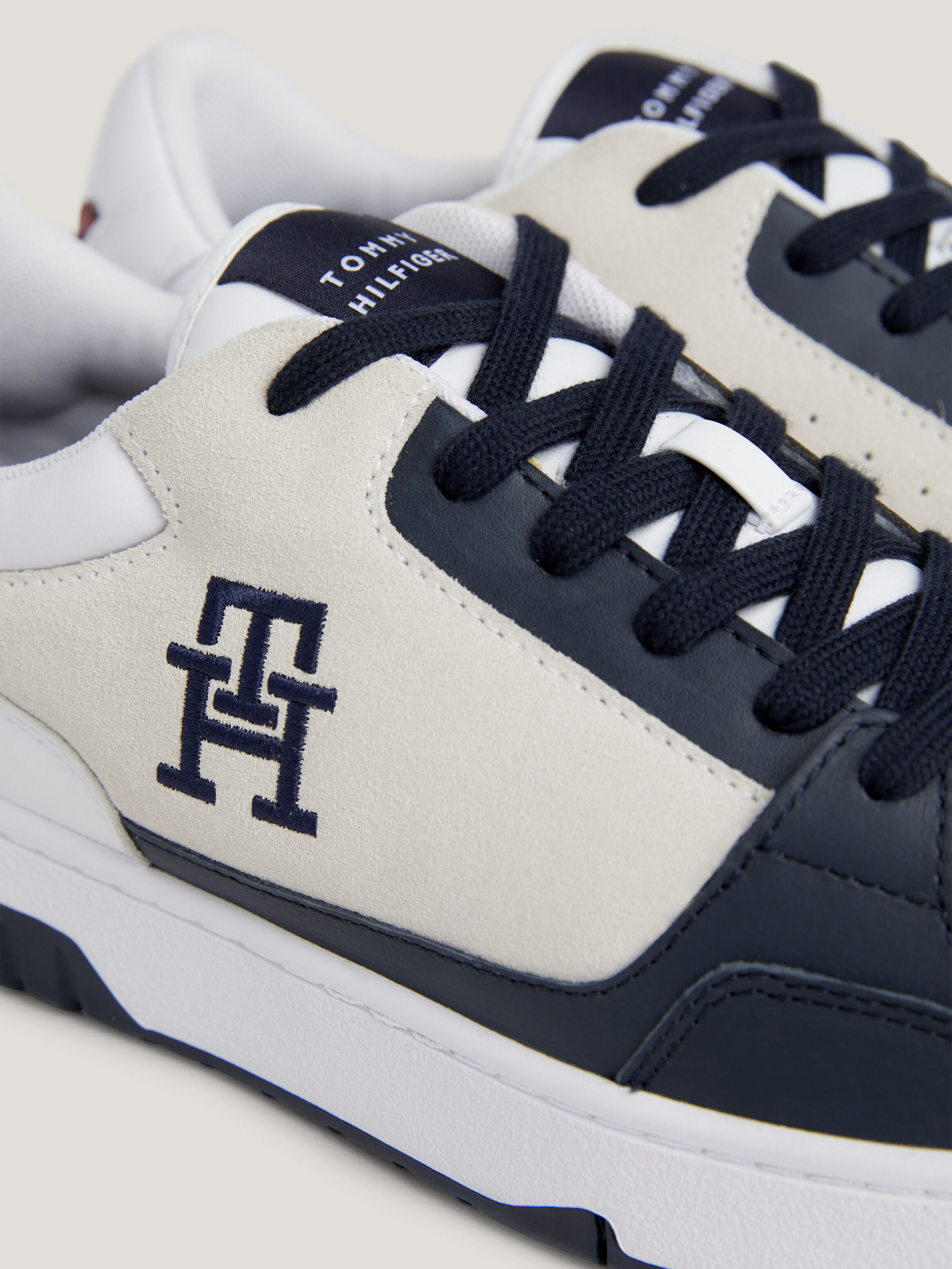 Mens sale basketball trainers