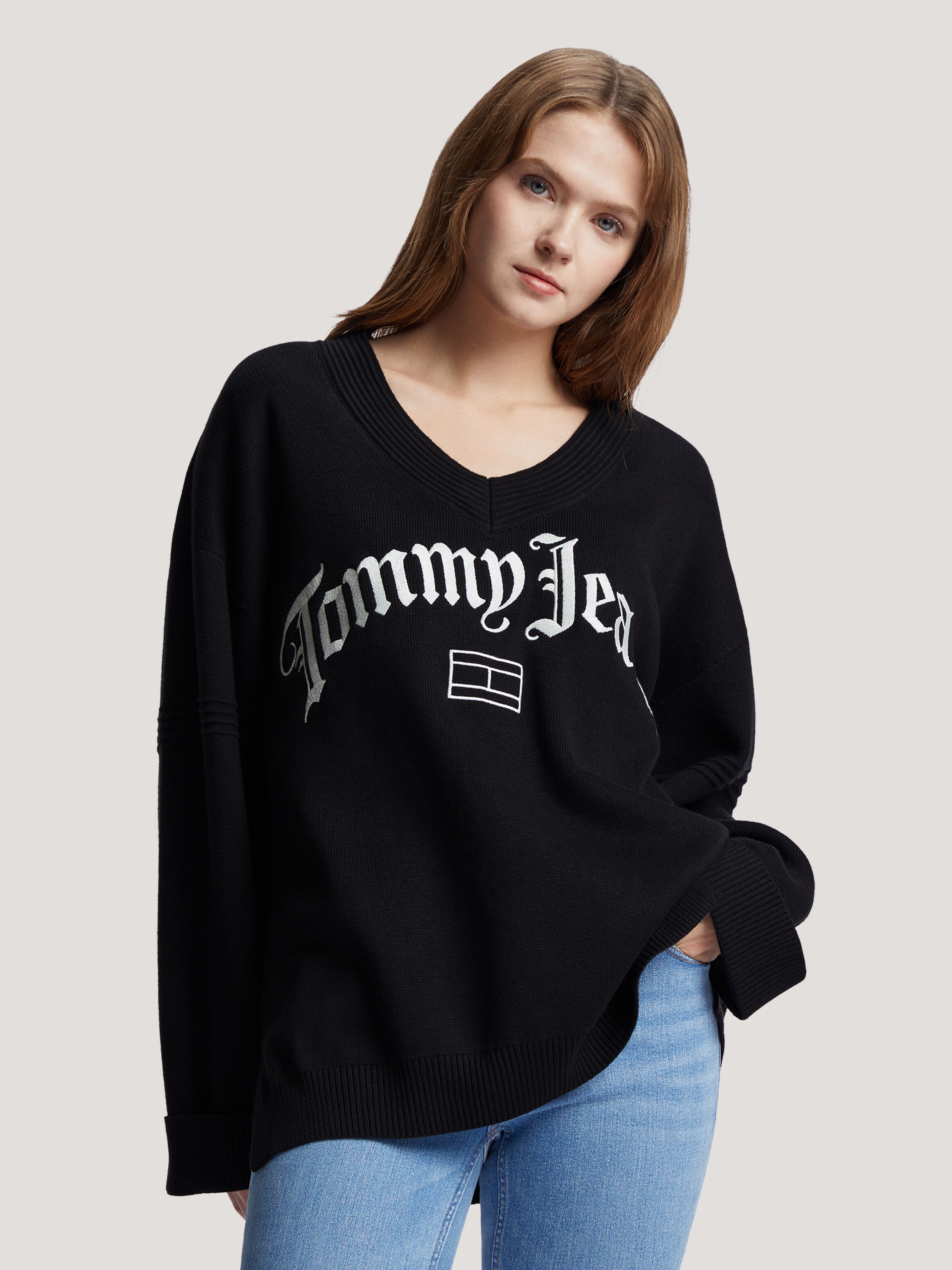 Tommy jeans deals jumper sale