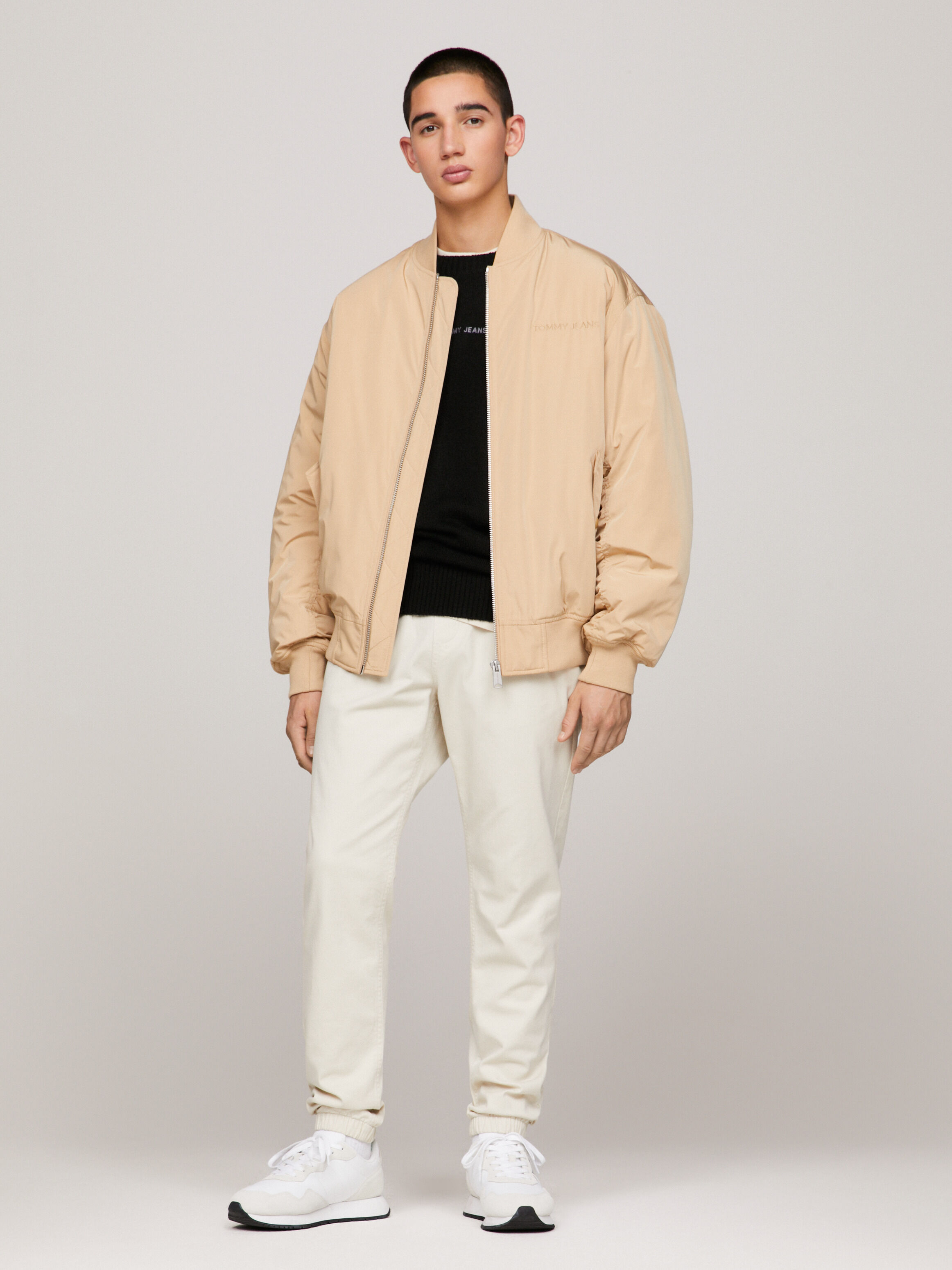White tommy hilfiger joggers online