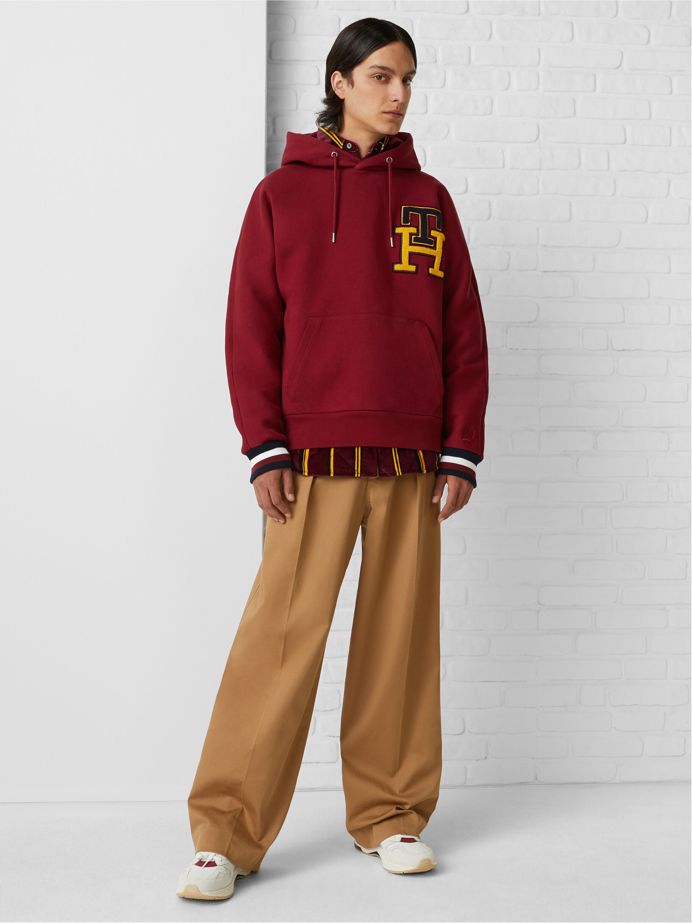 Red deals tommy hoodie