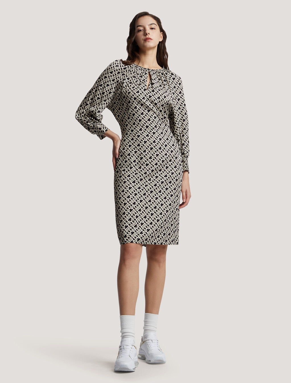 TH Monogram Dress, Bevelled Small Monogram/ Black, hi-res