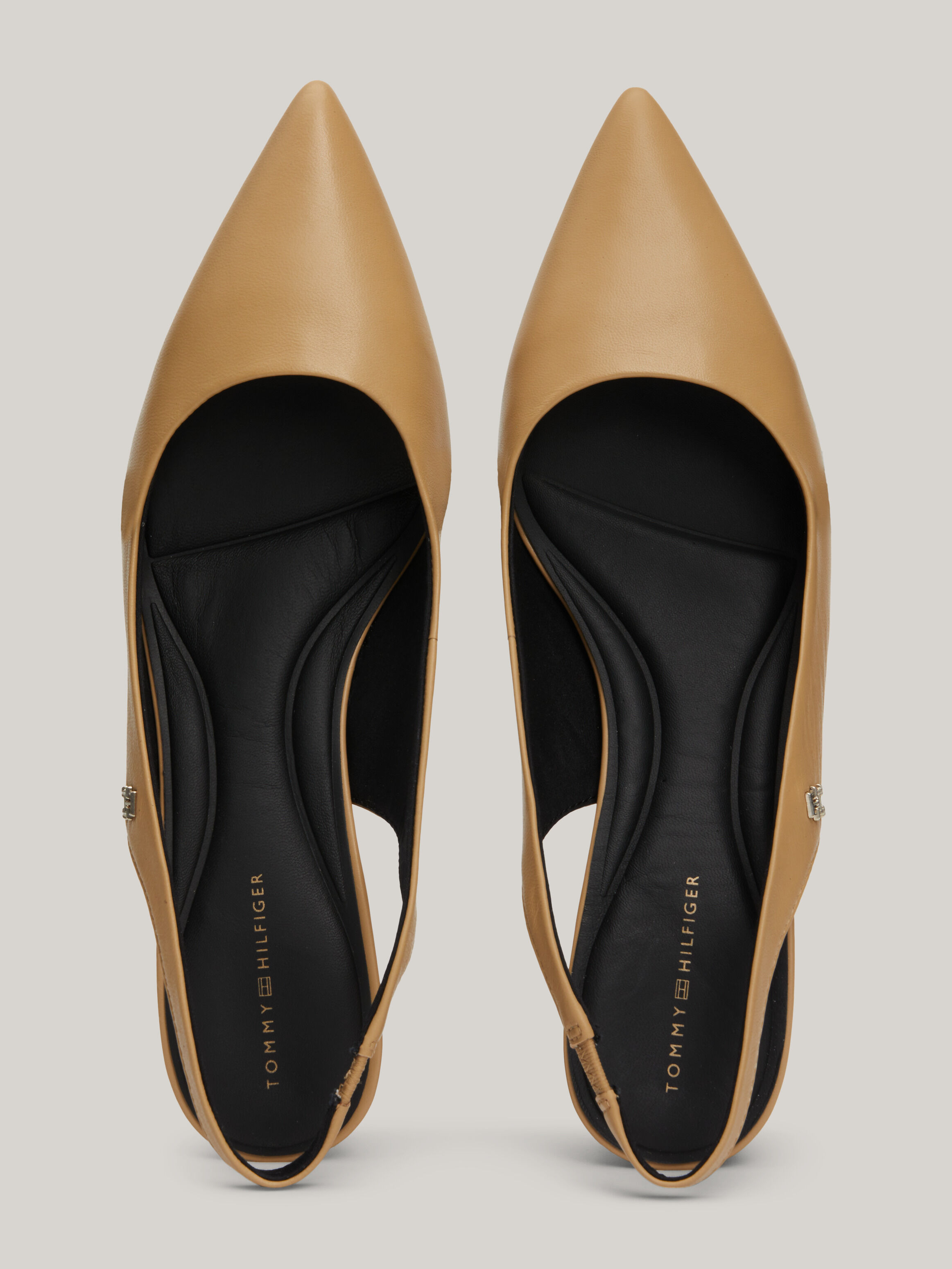 Tommy hilfiger pumps sale 2025
