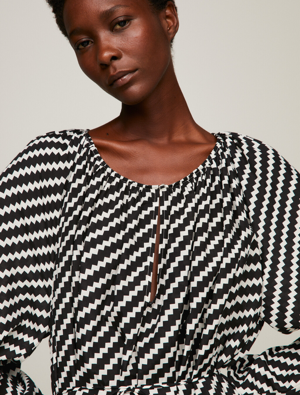 Jagged Print Oversized Knee Length Dress, Zig Zag Print/ Whte Base, hi-res