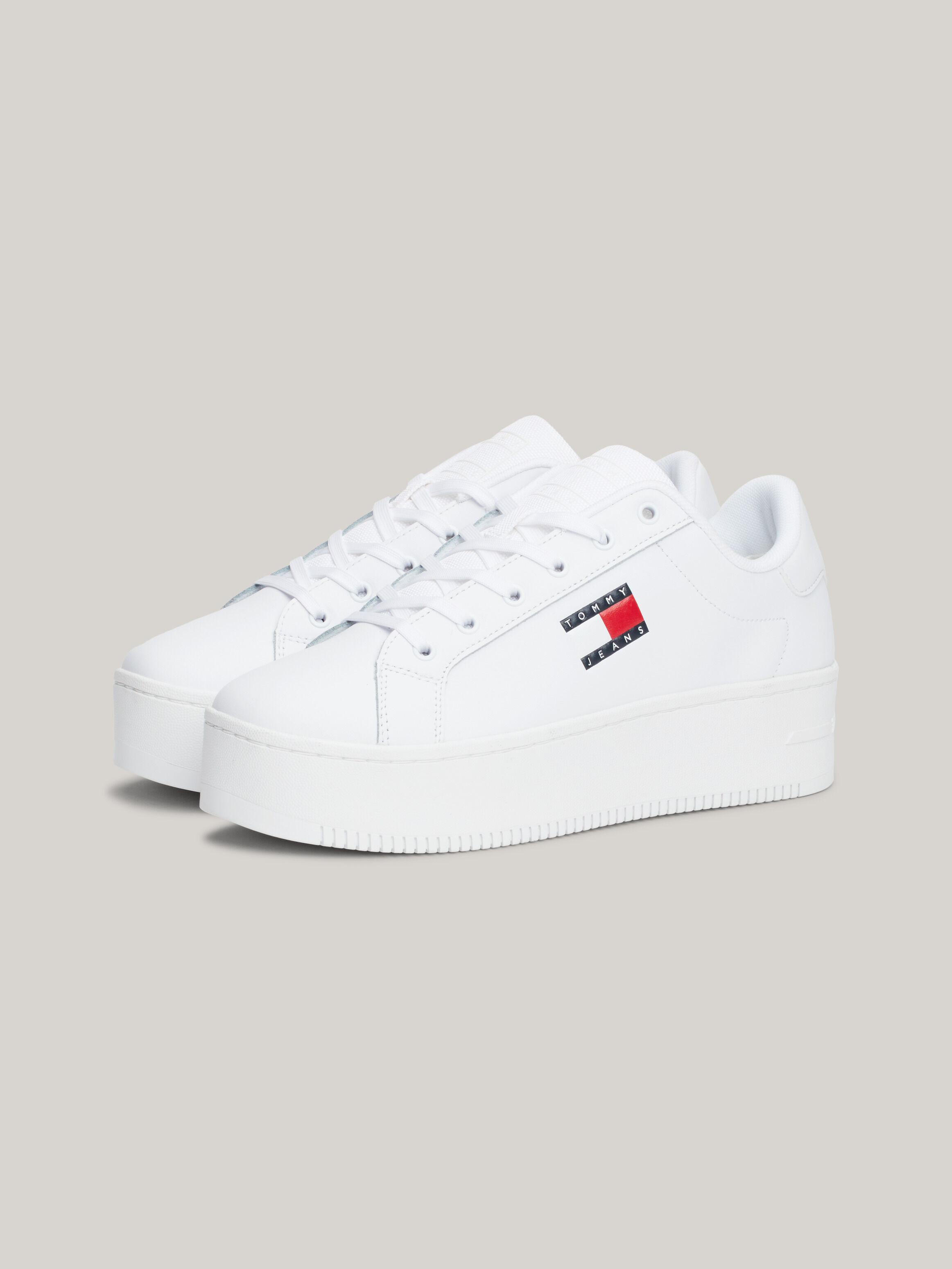 Tommy Jeans flatform trainers in White size 36