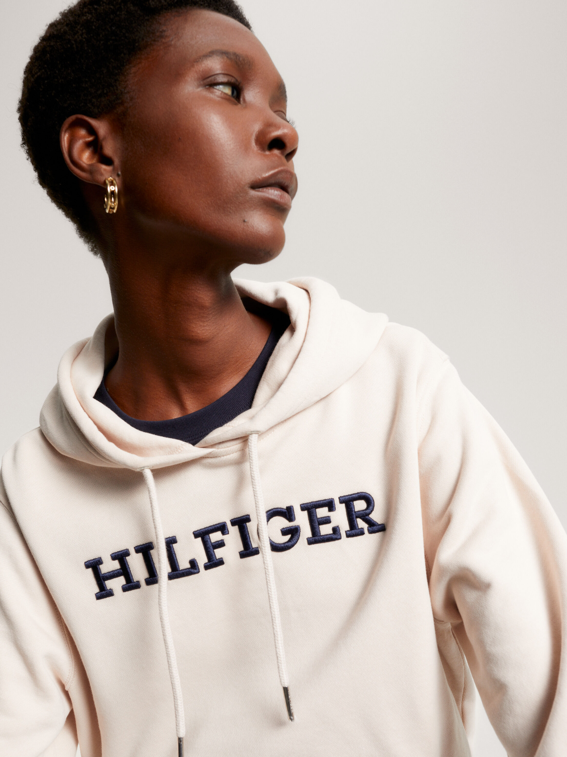 Red tommy hotsell hilfiger hoodie women's