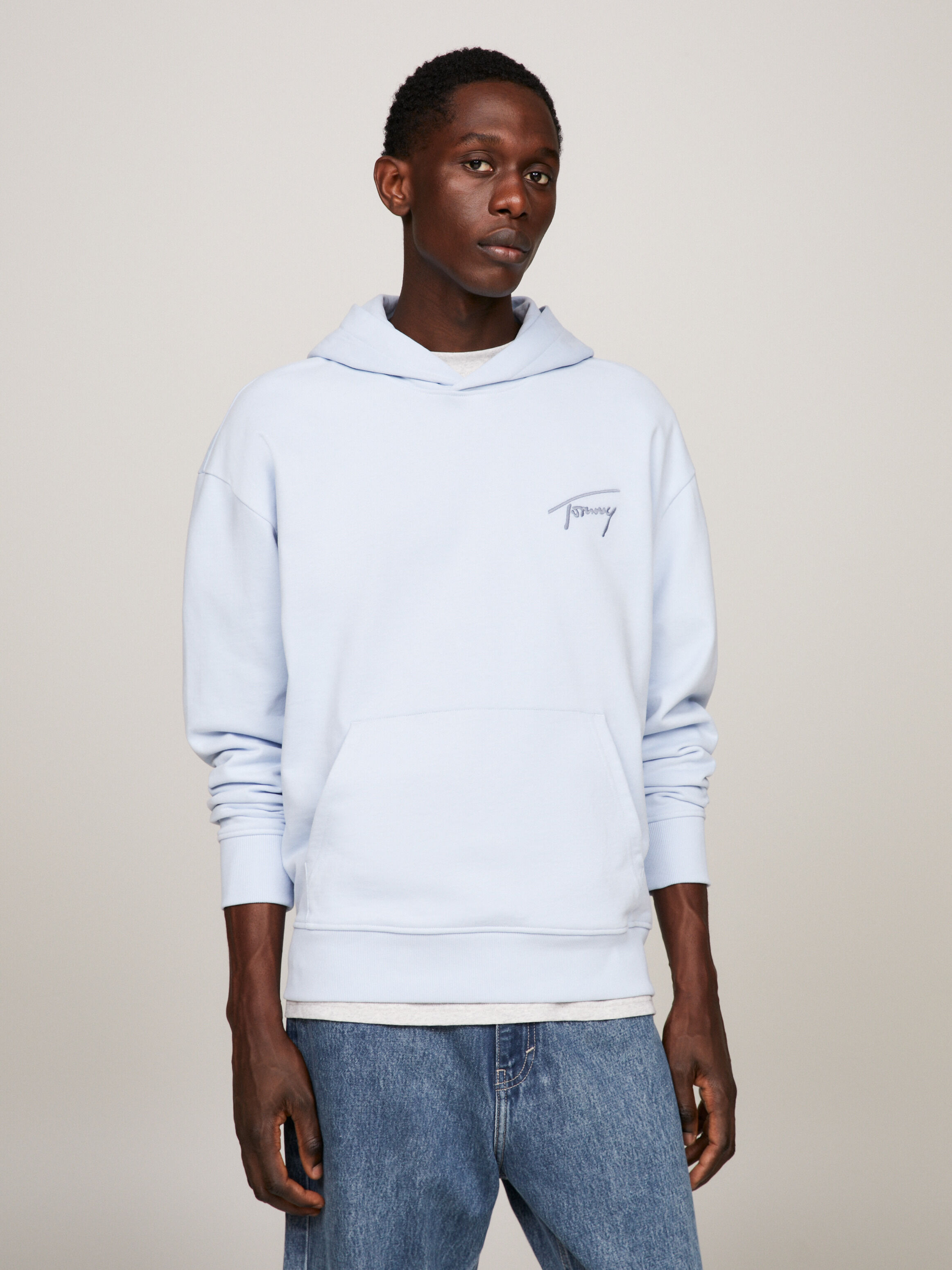White round sales neck sweatshirt