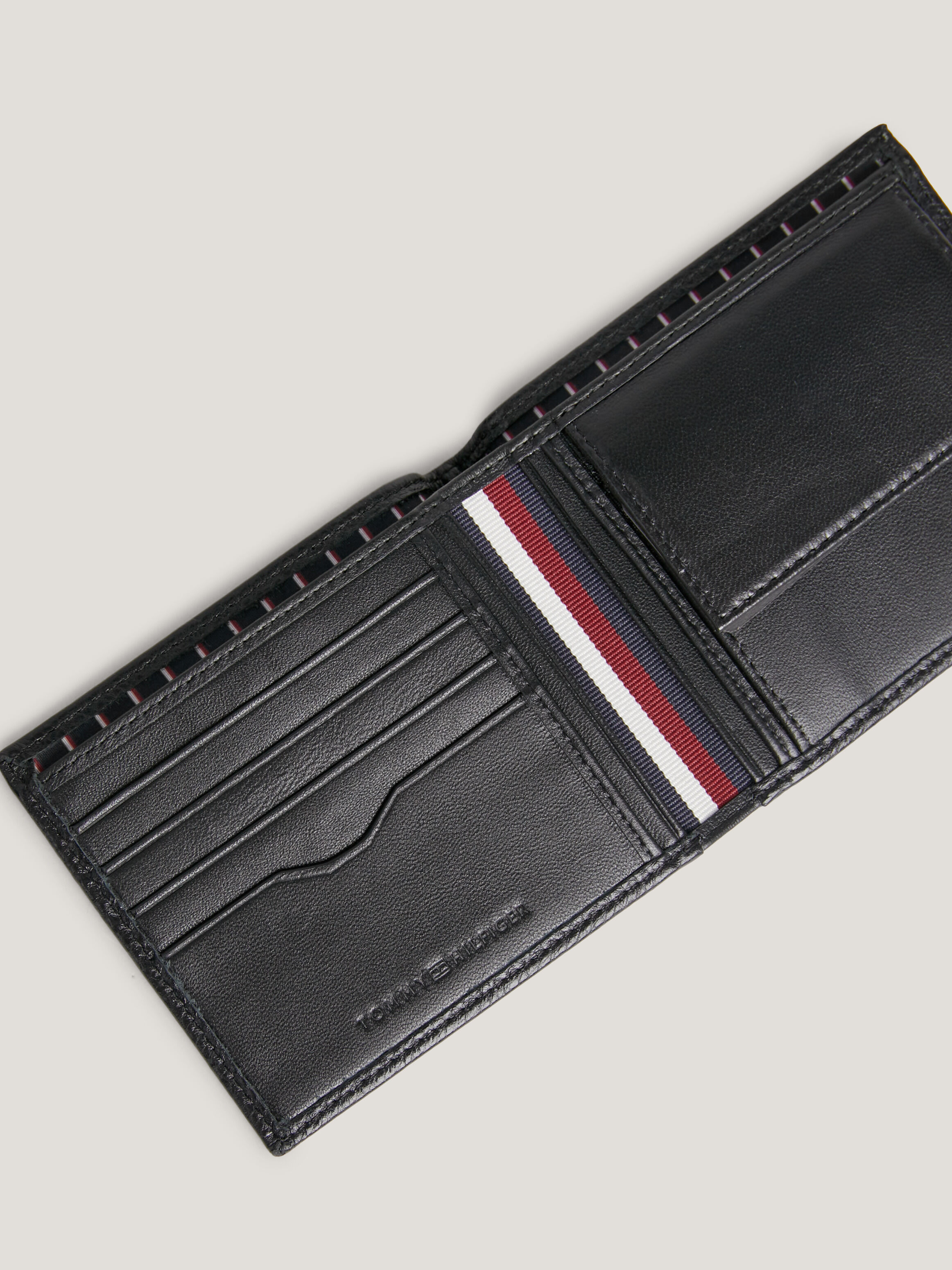 Tommy hilfiger wallet singapore 2025