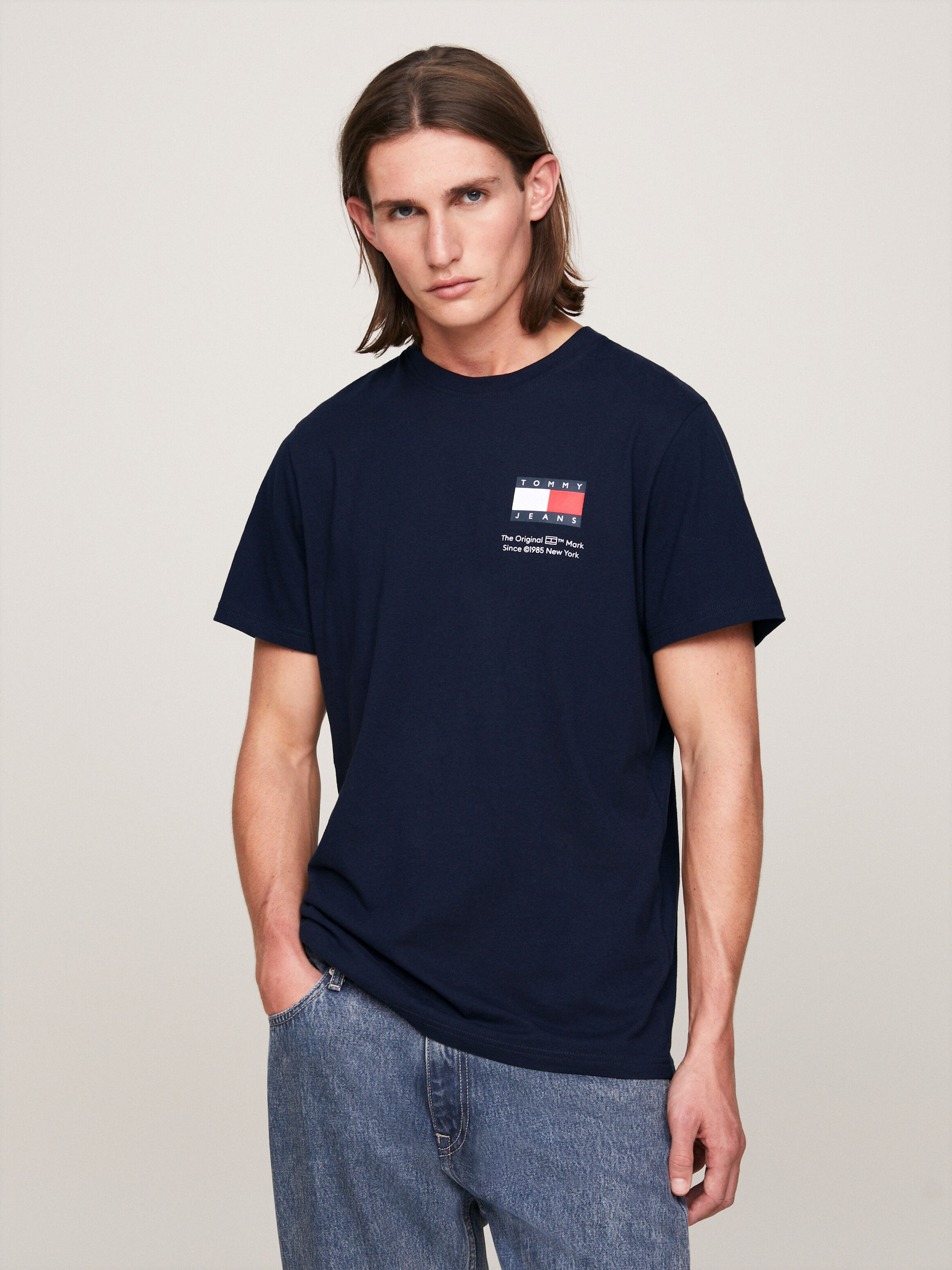 t shirt shoulder fit