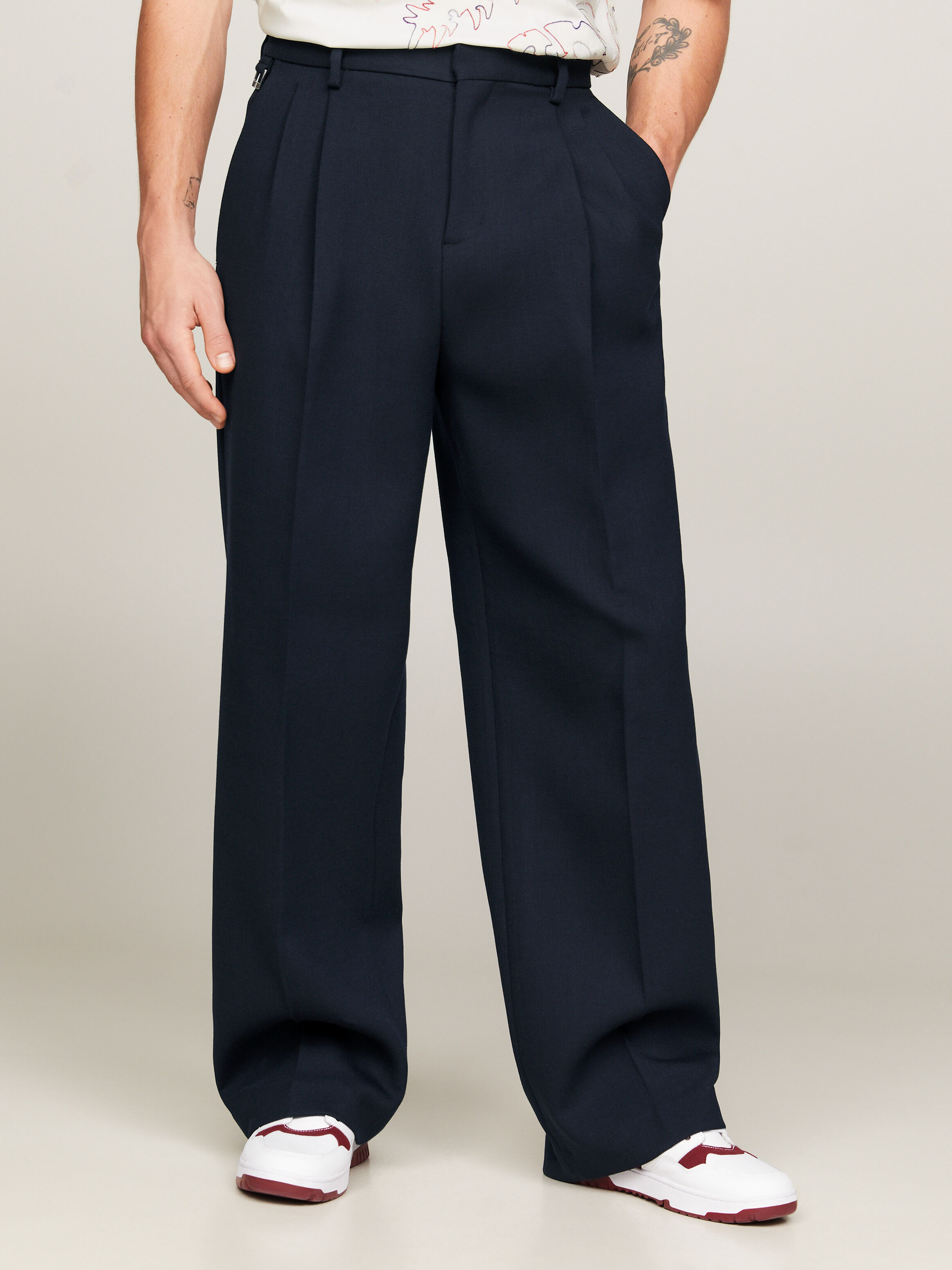 Regular trousers top