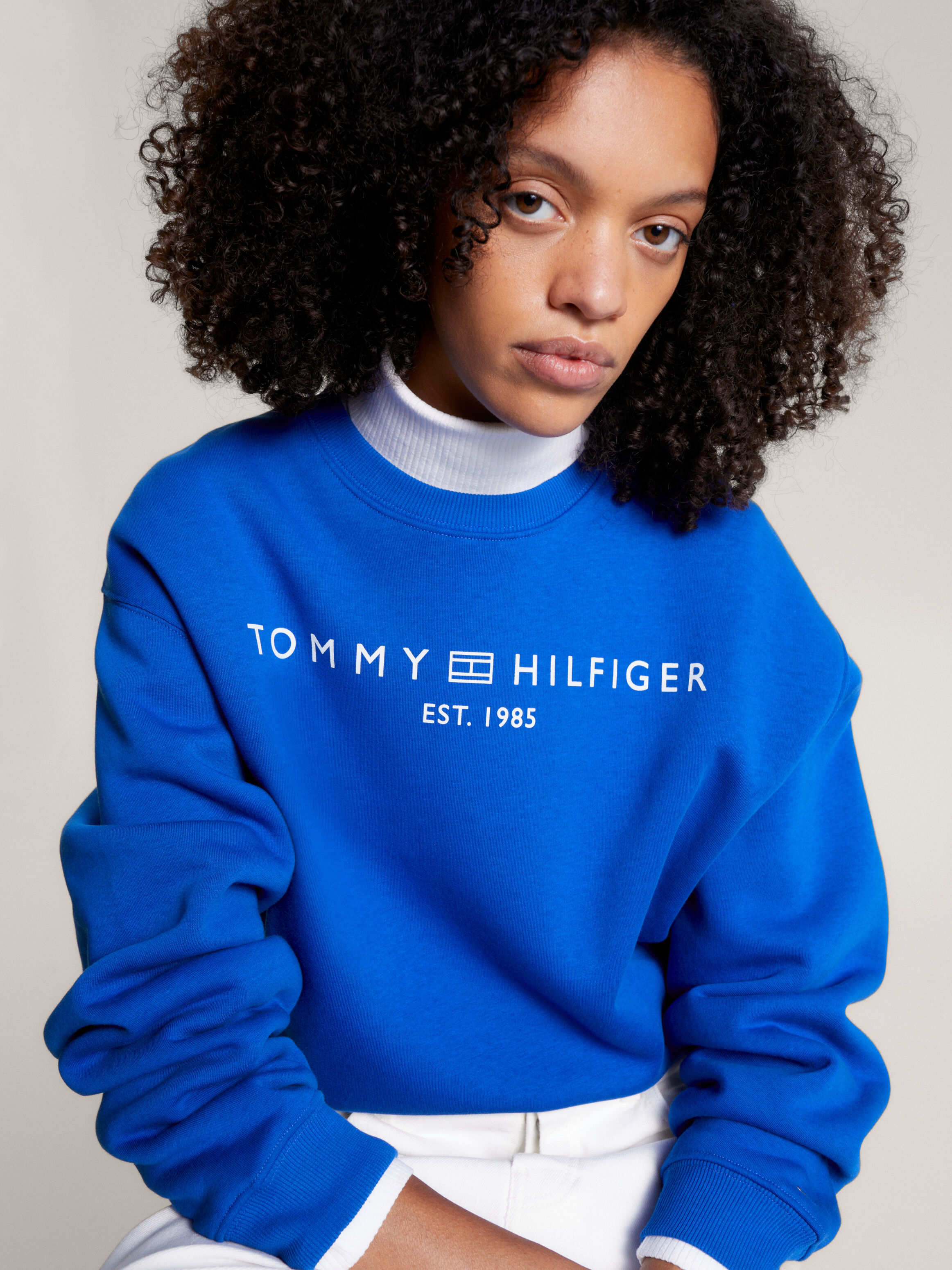 Girls tommy hilfiger sweatshirt discount