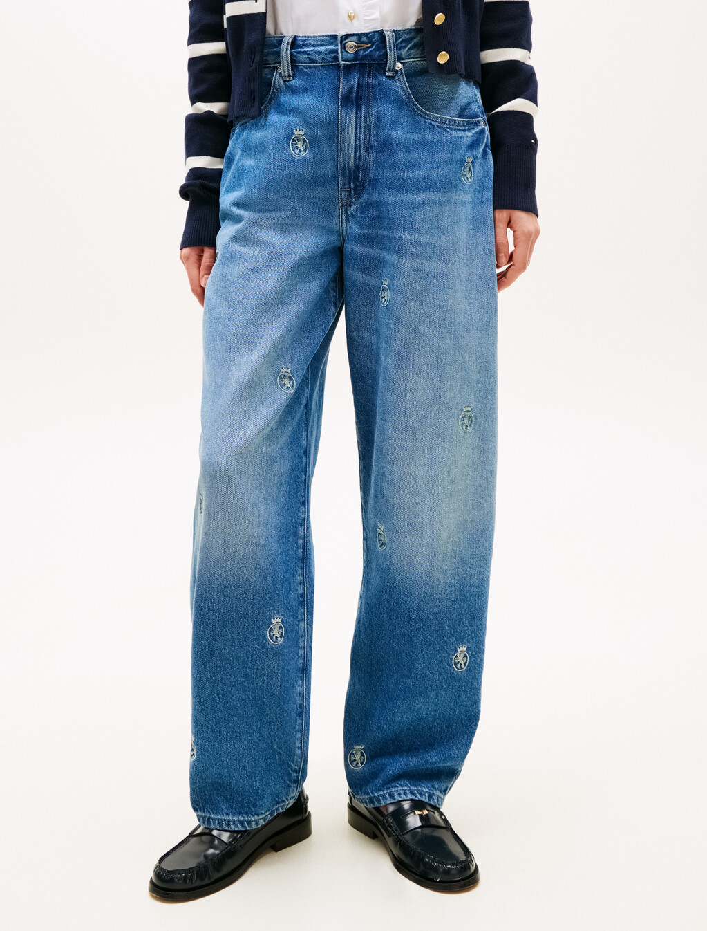 Crest Embroidery Mid Rise Barrel Leg Jeans, Finn, hi-res