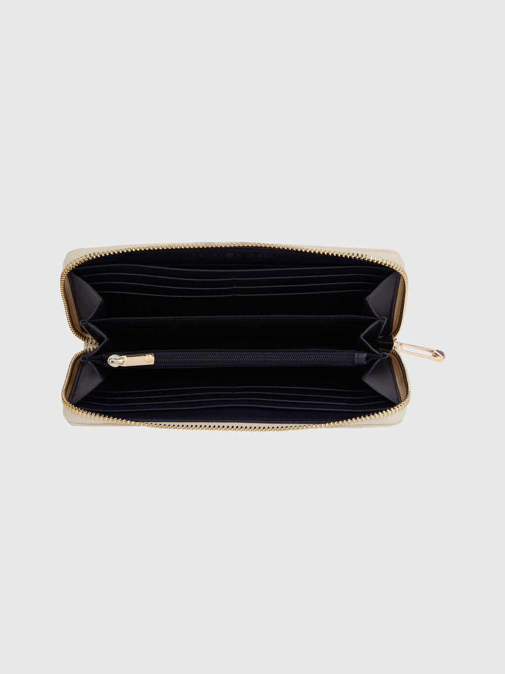 Tommy and kate wallet clearance