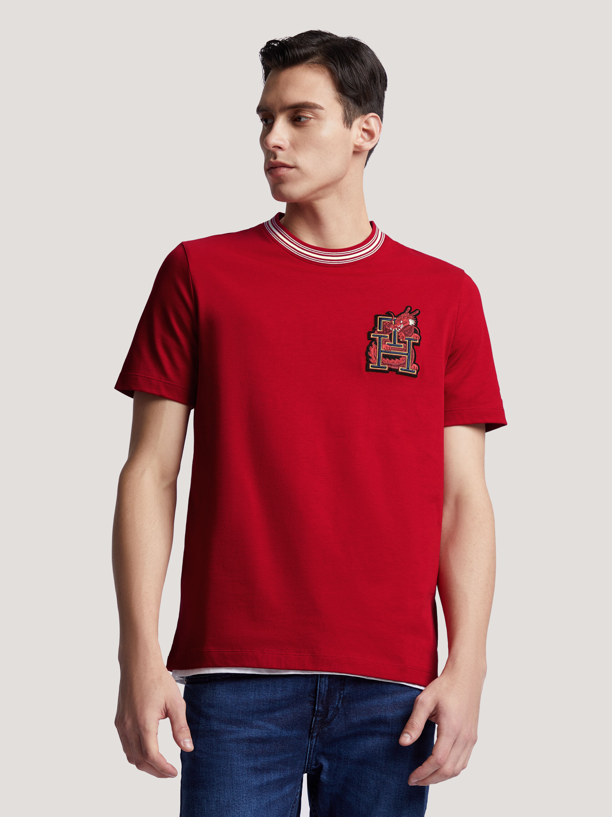 Red tommy jeans outlet t shirt